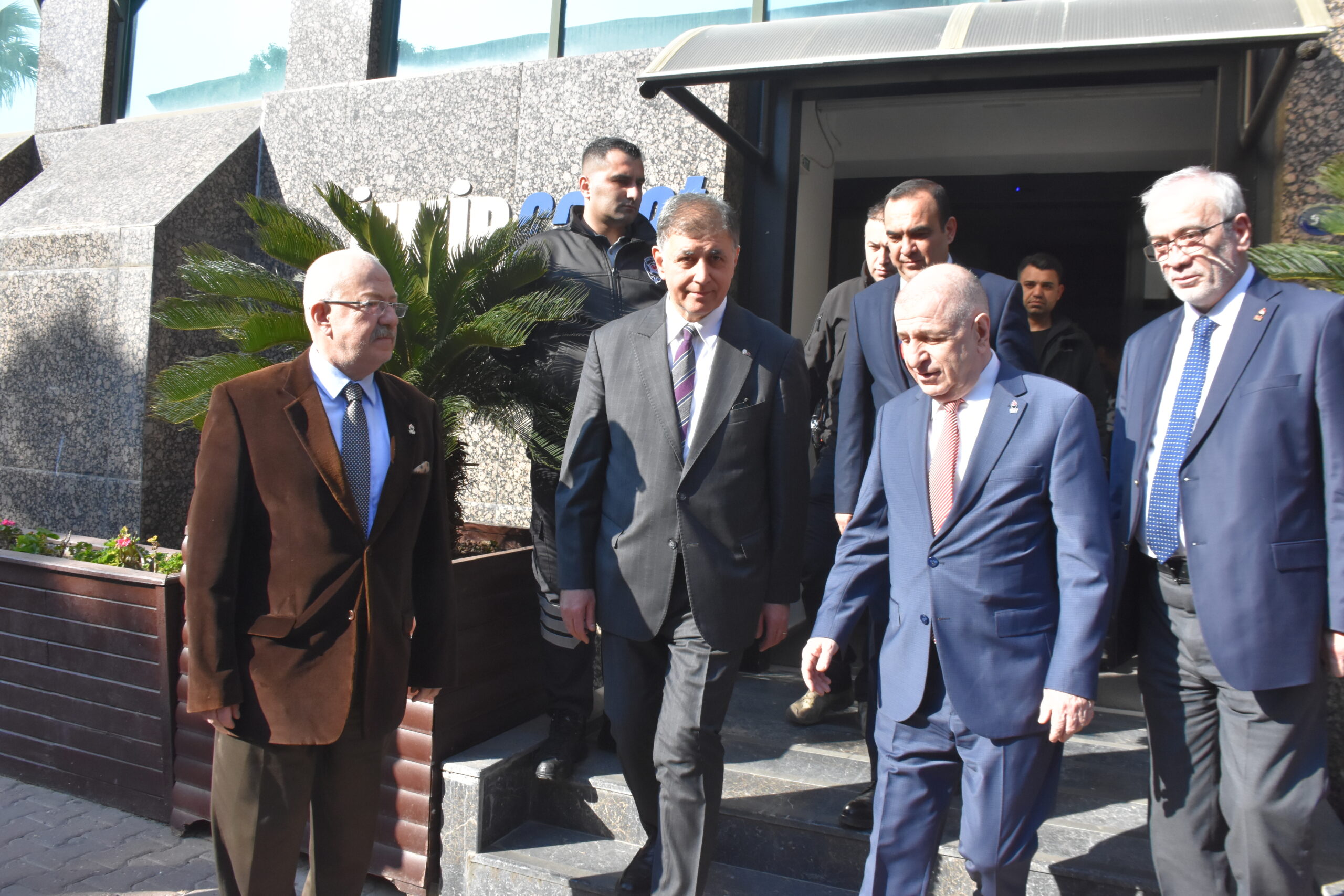 Türk Tarihçiliğinde Yeni Bir Dönem: Ümit Özdağ Ortaylı'nın Vefatını Değerlendirdi