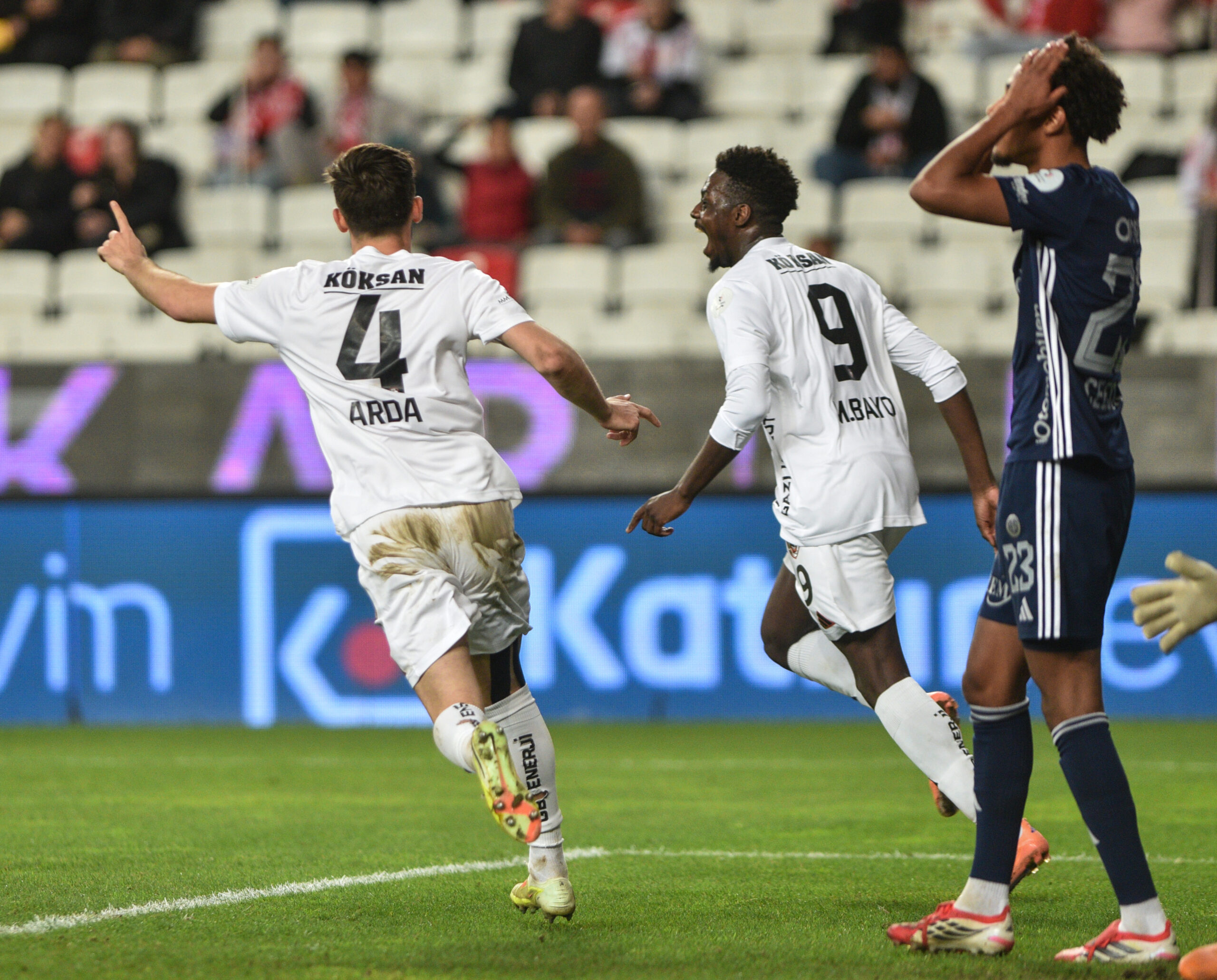 Hesap.com Antalyaspor, Gaziantep FK'ya 4-1 mağlup oldu