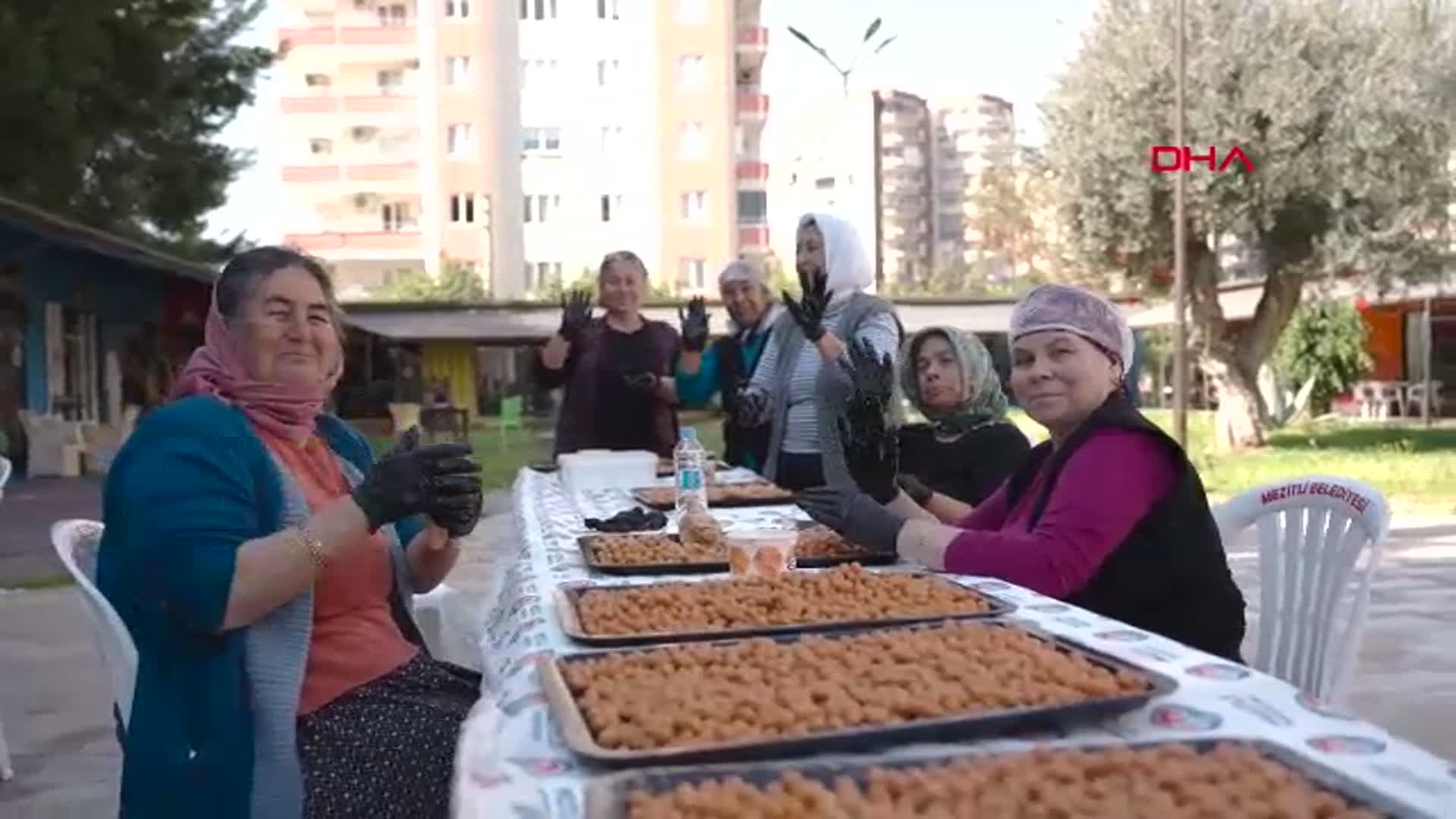 Mersin Mezitli'de Kadın Emeğiyle Hazırlanan İftar Sofrası
