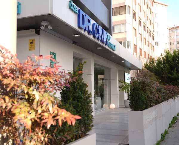 Antalya'da Diş Tatili: Dr. Cinik İle Modern Diş Tedavisi