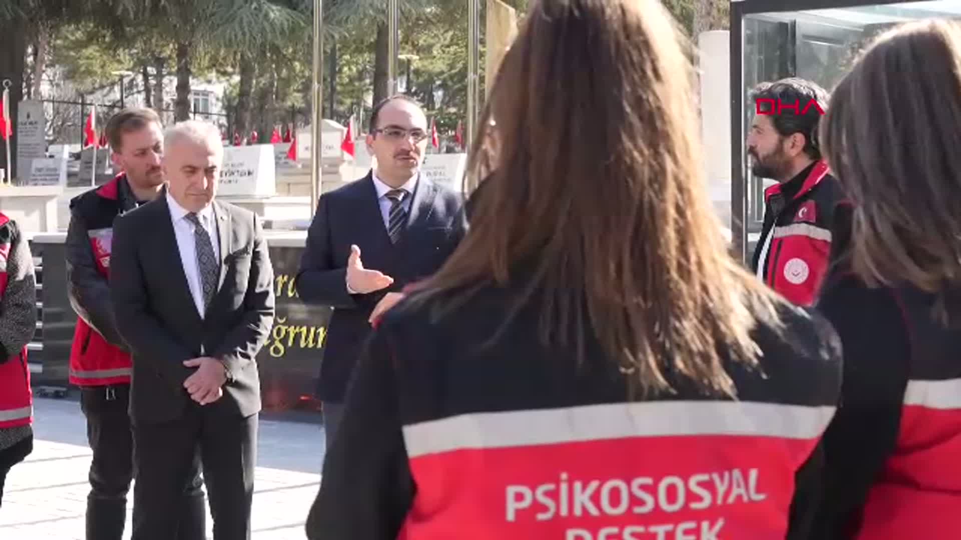 Ankara'da Şehitlik Ziyareti: Ramazan Bayramı ve Çanakkale Zaferi Anısına