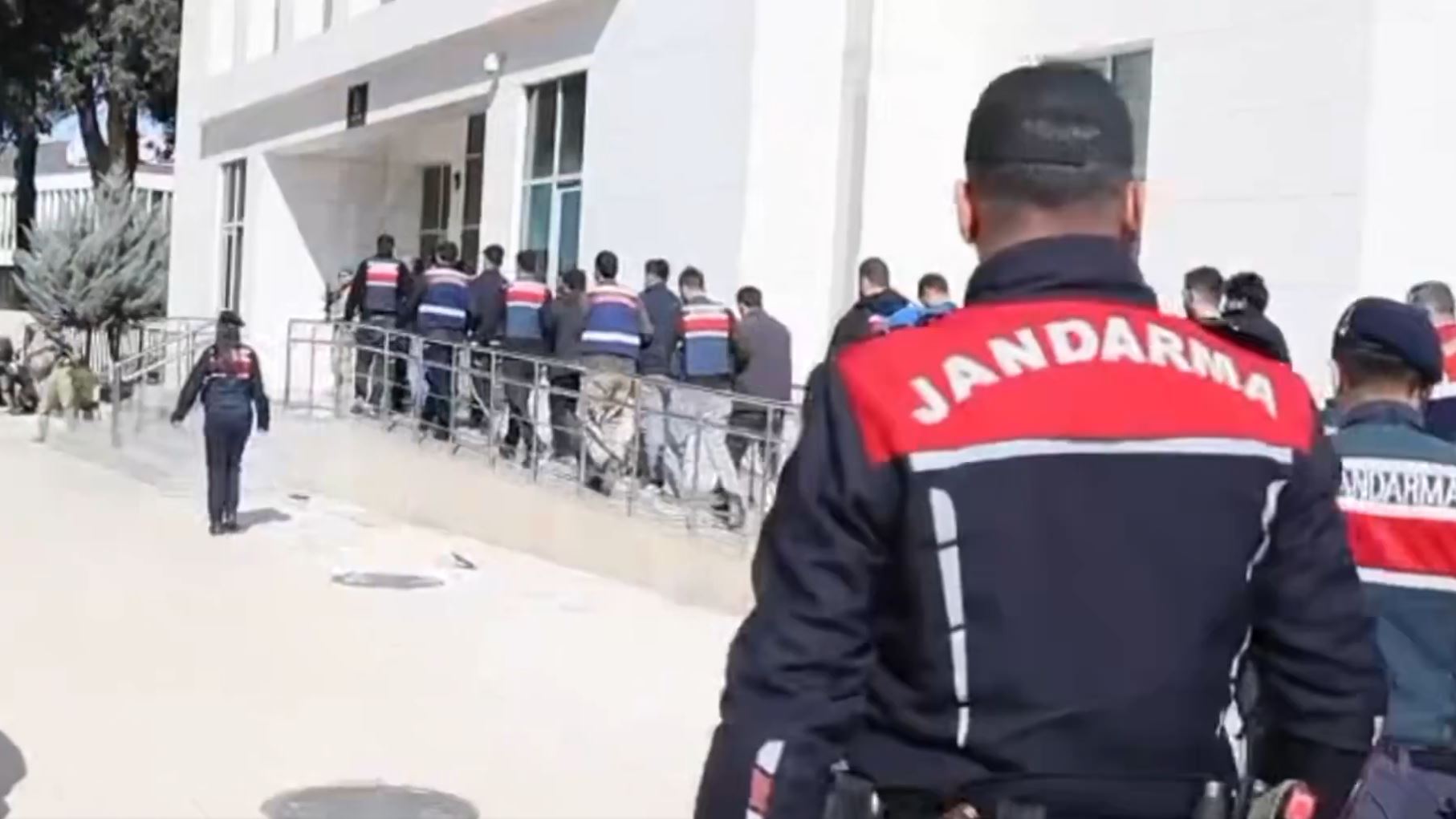 Adana Merkezli Yasa Dışı Bahis Operasyonunda 24 Kişi Tutuklandı