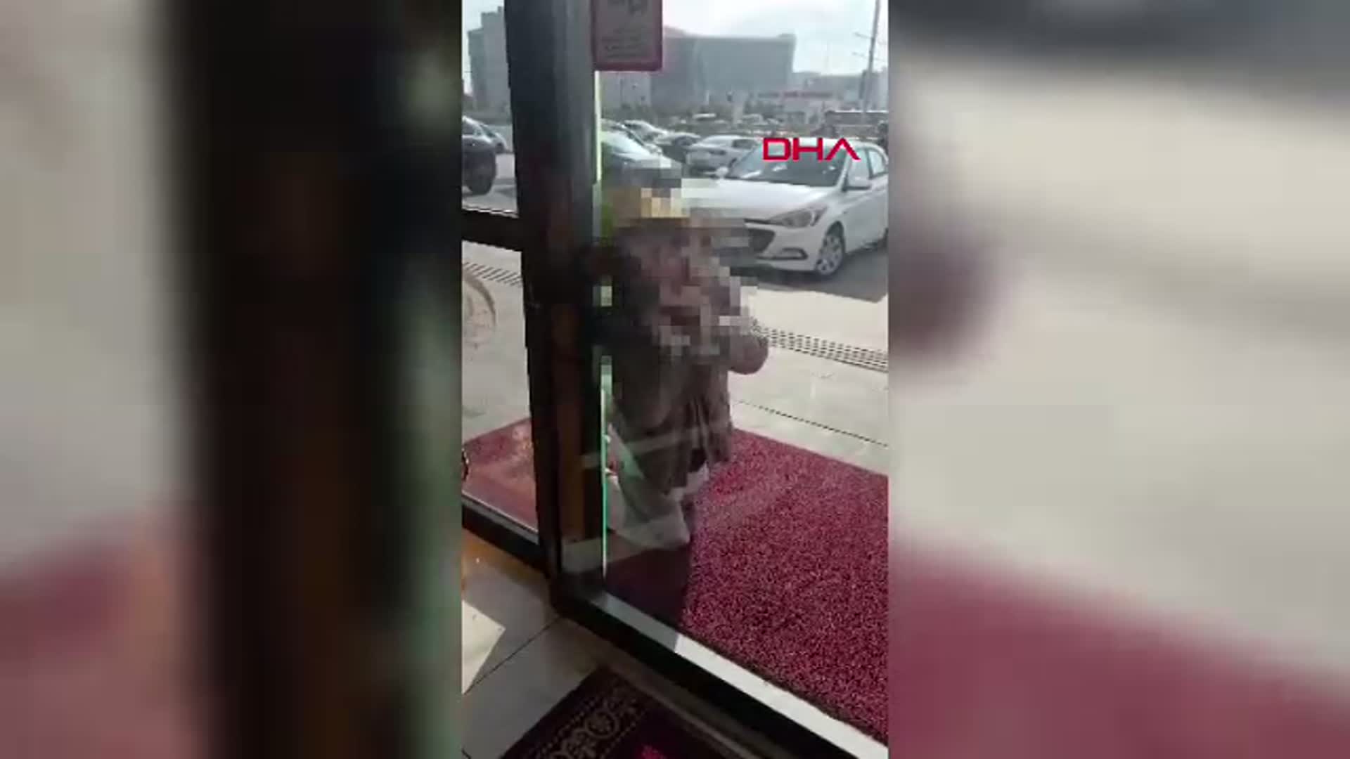 Kayseri'de Eczaneye Taşlı Saldırı: Fark Ücretine İtiraz Eden Kadın Kamerada