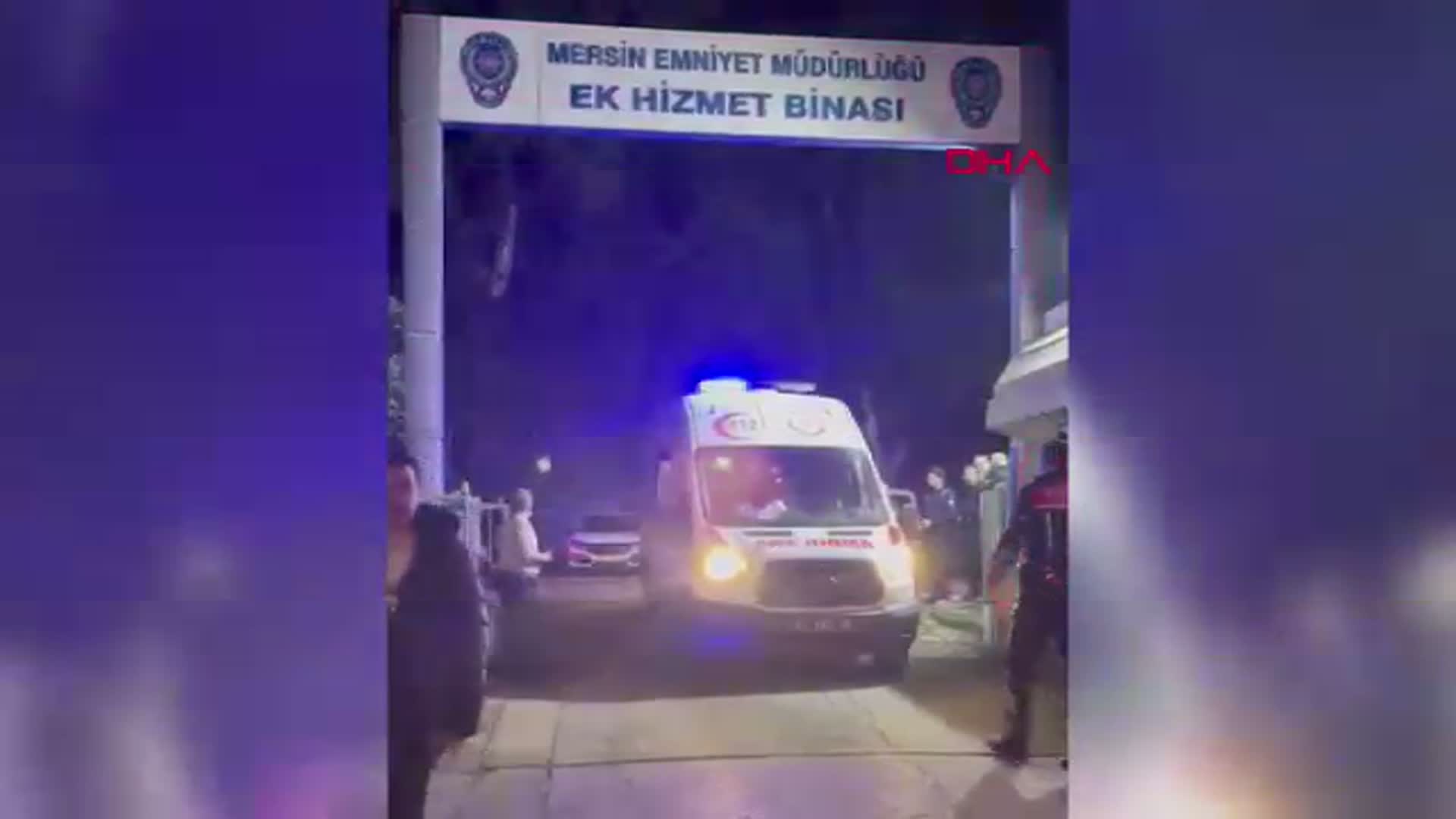 Mersin'de İl Emniyet Müdürlüğü Ek Binasında Yangın Kontrol Altına Alındı