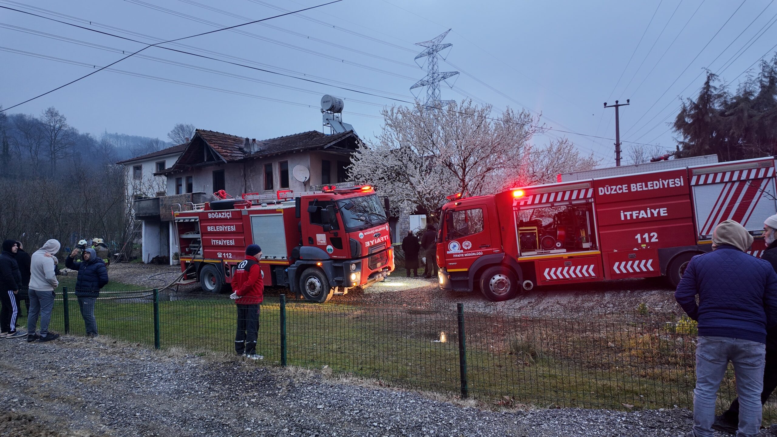 Düzce'de Yangın Faciası: Dumandan Zehirlenen Kadın Hayatını Kaybetti
