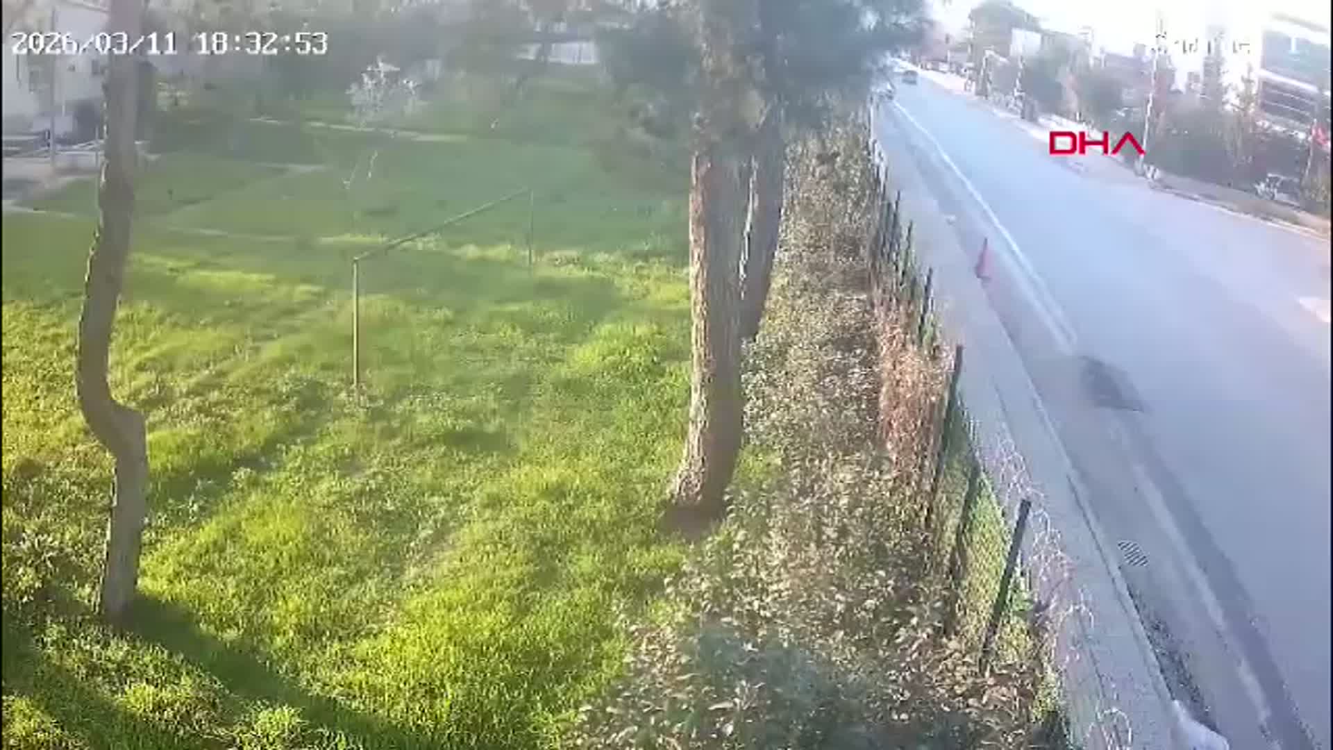 Bursa'da Otomobil Çarpan Bisikletli Hayatını Kaybetti: Kazanın Güvenlik Kamerası Görüntüleri Ortaya Çıktı