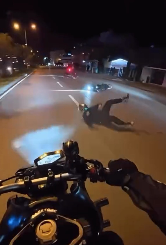 Alanya'da Motosiklet Kazası: Tek Teker Üzerinde İlerleyen 2 Sürücü Yaralandı