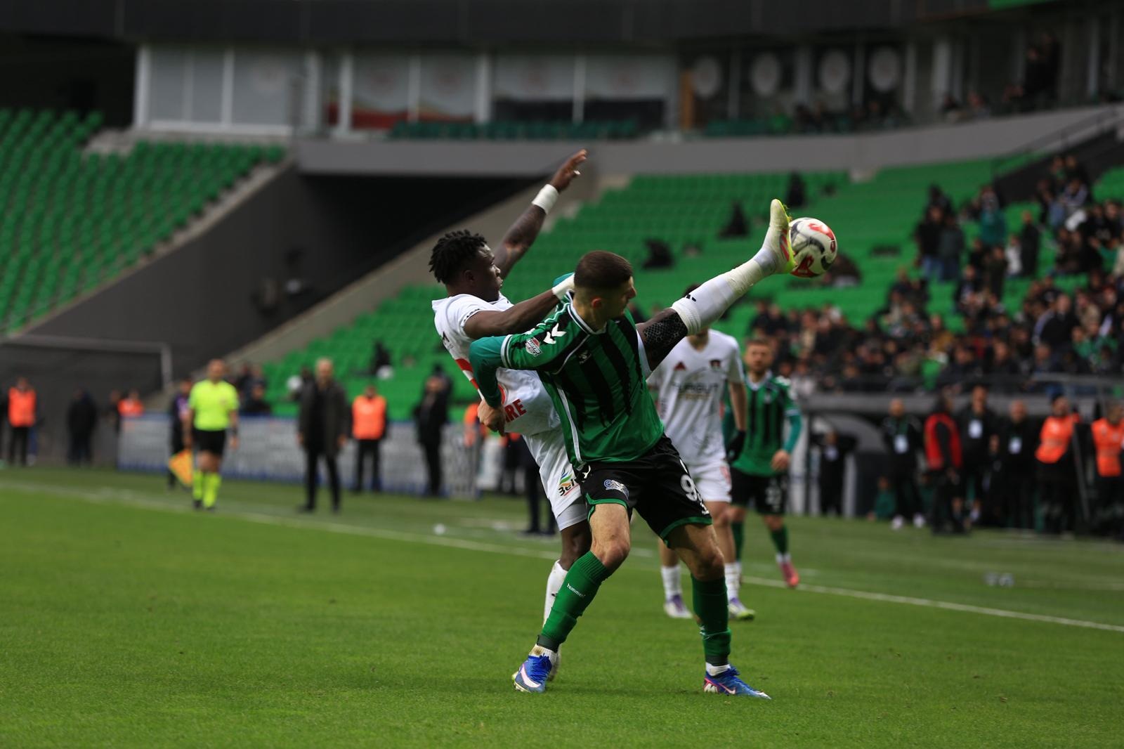 Sakaryaspor, Vanspor FK Karşısında Dramatic Bir Zafer Elde Etti