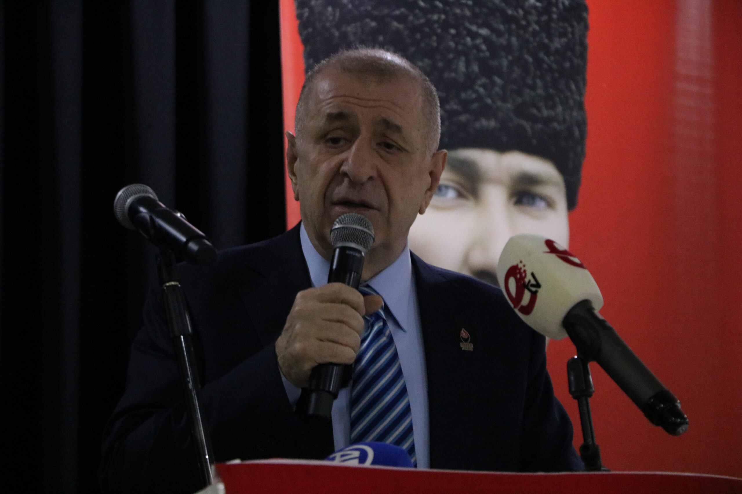 Ümit Özdağ'dan İran'a Destek: Türkiye'nin Güvenliği İçin Kritik Mesaj