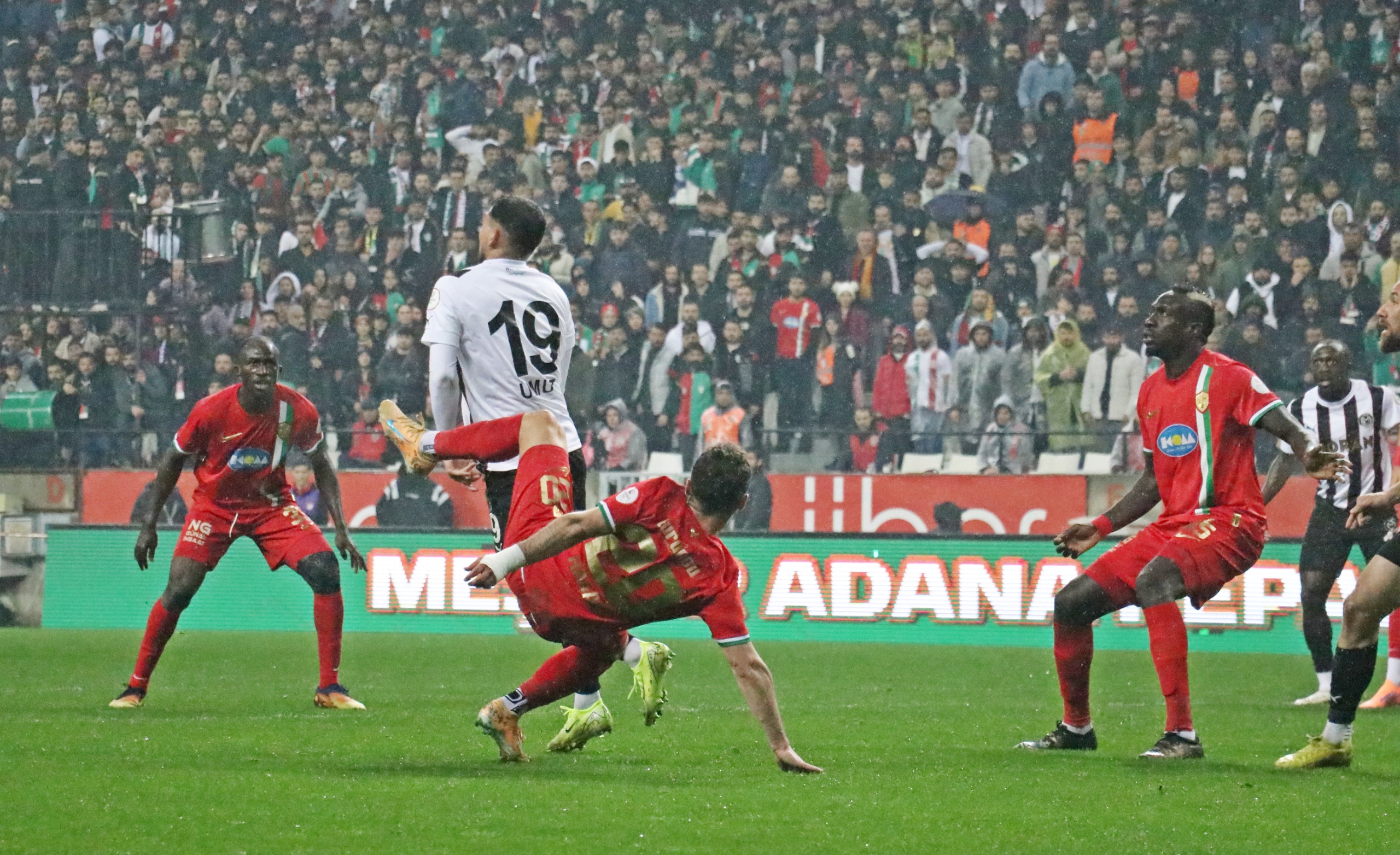 Amed Sportif Faaliyetler, Manisa FK'yı 2-0 Geçti