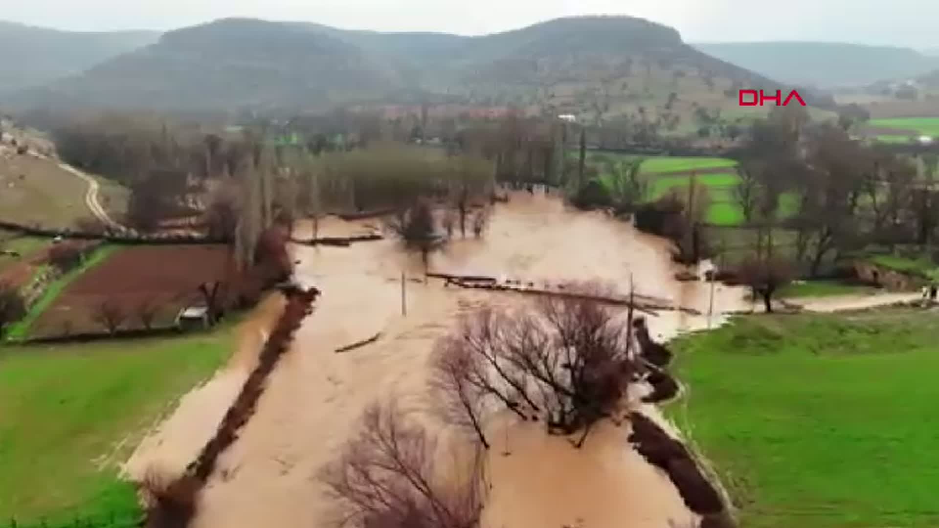 Mardin'de Sel Felaketi: Dereler Taştı, Tarım Arazileri Su Bastı
