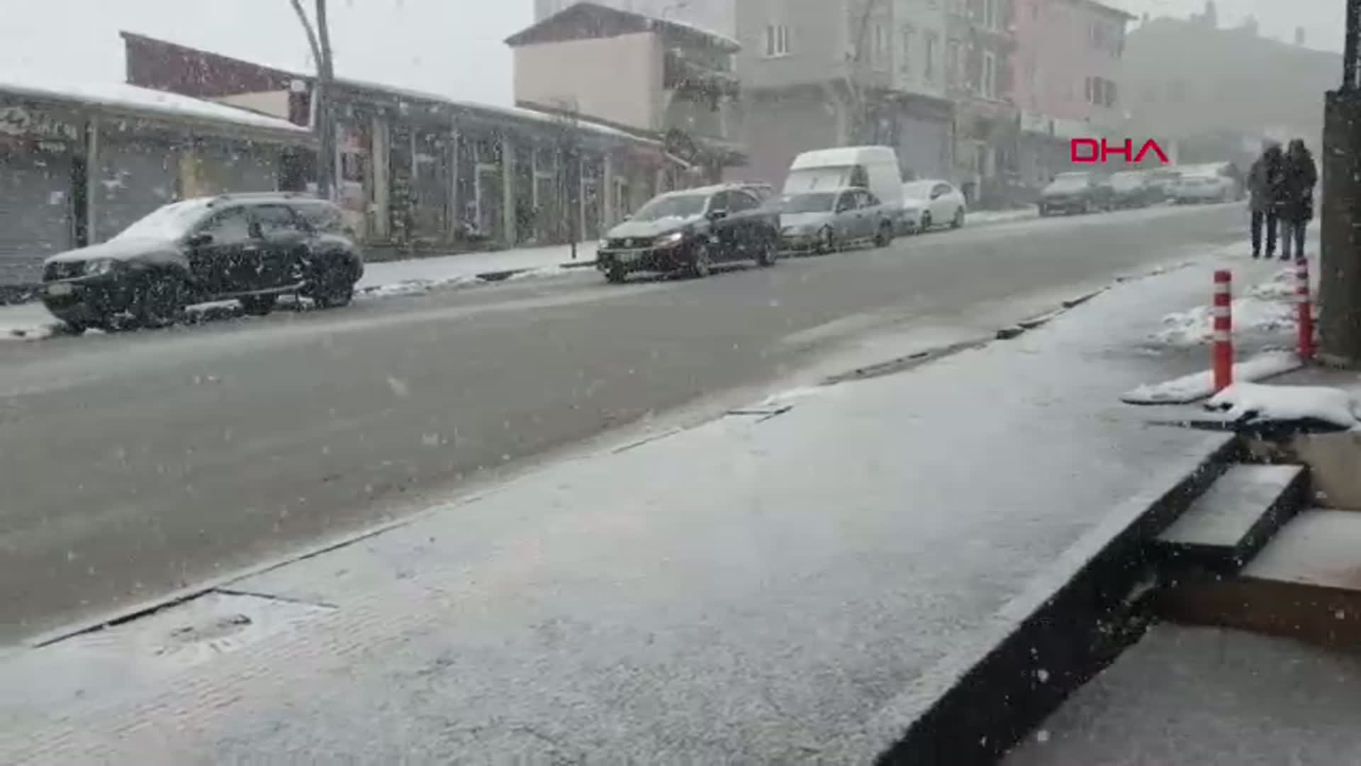 Van'da Kar nedeniyle Kapanan 65 Yerleşim Yerinden 36'sı Yeniden Ulaşıma Açıldı