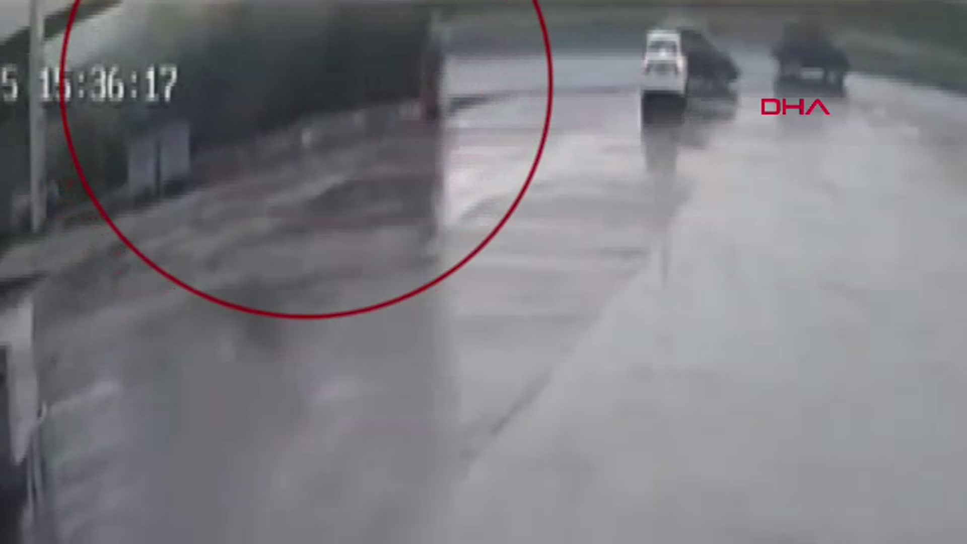 Diyarbakır'da TIR'ın Devrilmesi Sonucu 2 Kişi Yaralandı