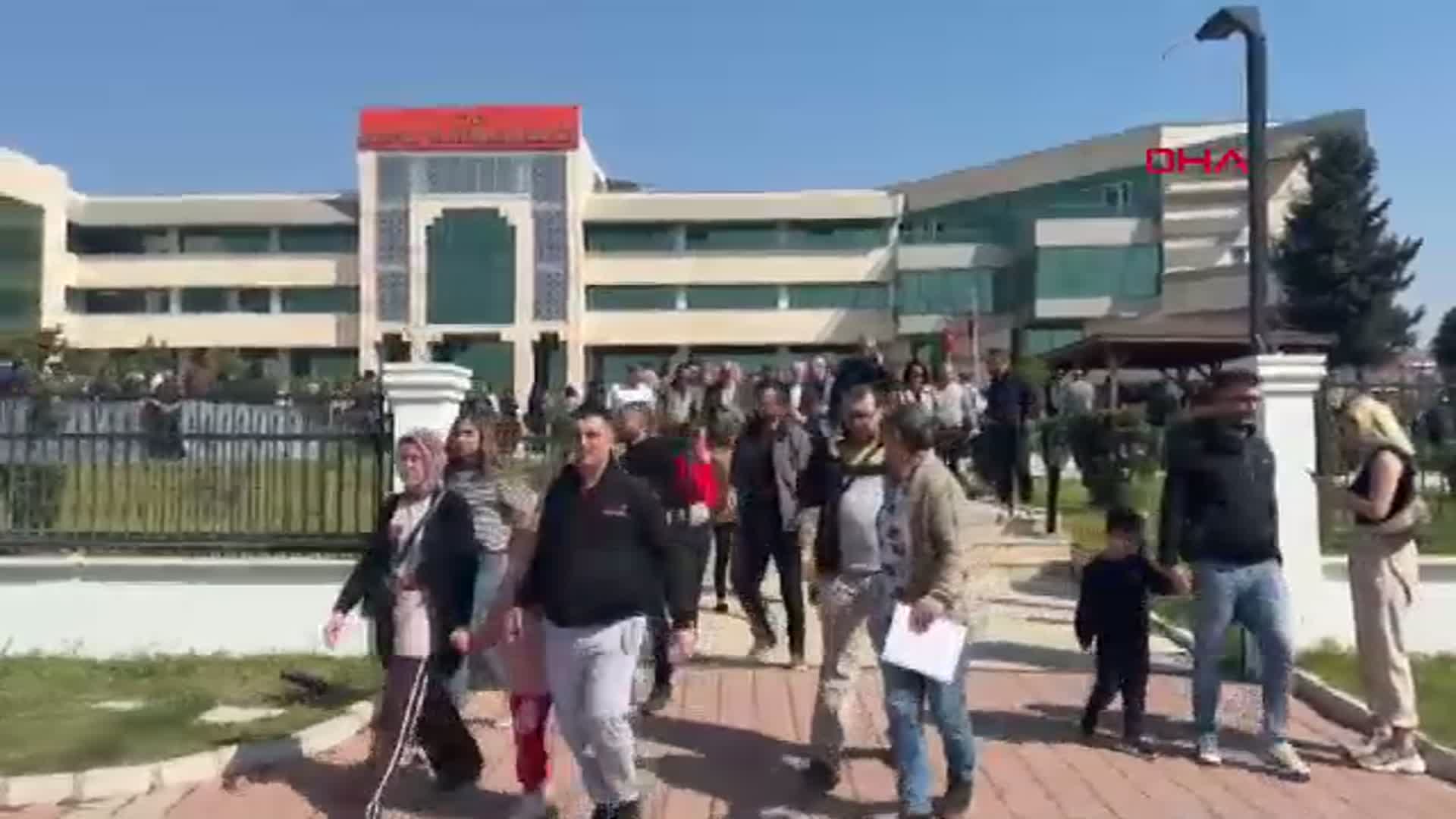 Antalya'da Kaymakamlık Binasında Silahlı Olay: Kendini Odaya Kilitledi