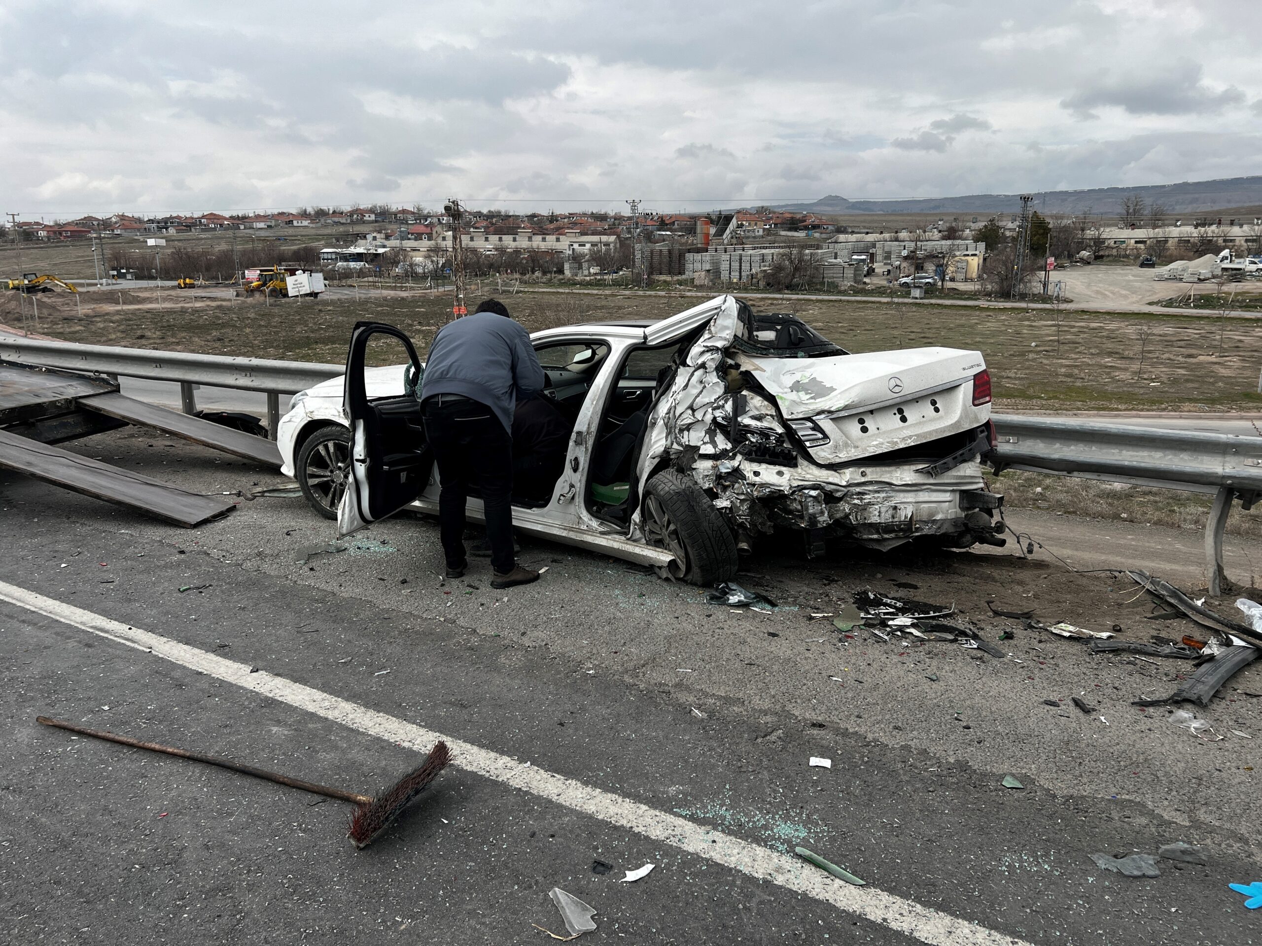 Kayseri'de Feci Kaza: Arızalı Otomobile TIR Çarptı