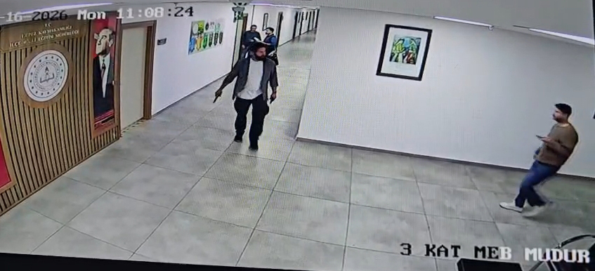 Kaymakamlıkta Silahlı Tehdit: 4,5 Saatin Ardından Teslim Oldu