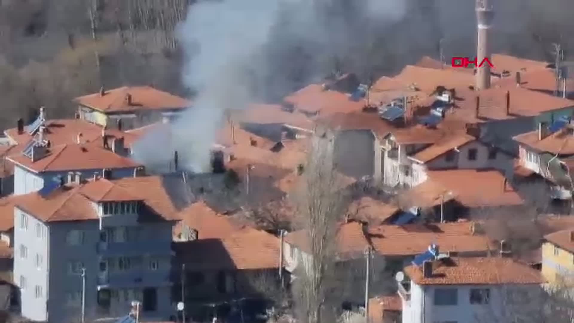 Kütahya'da Yangın Vanalarıyla Ev Yangını Kontrol Altına Alındı