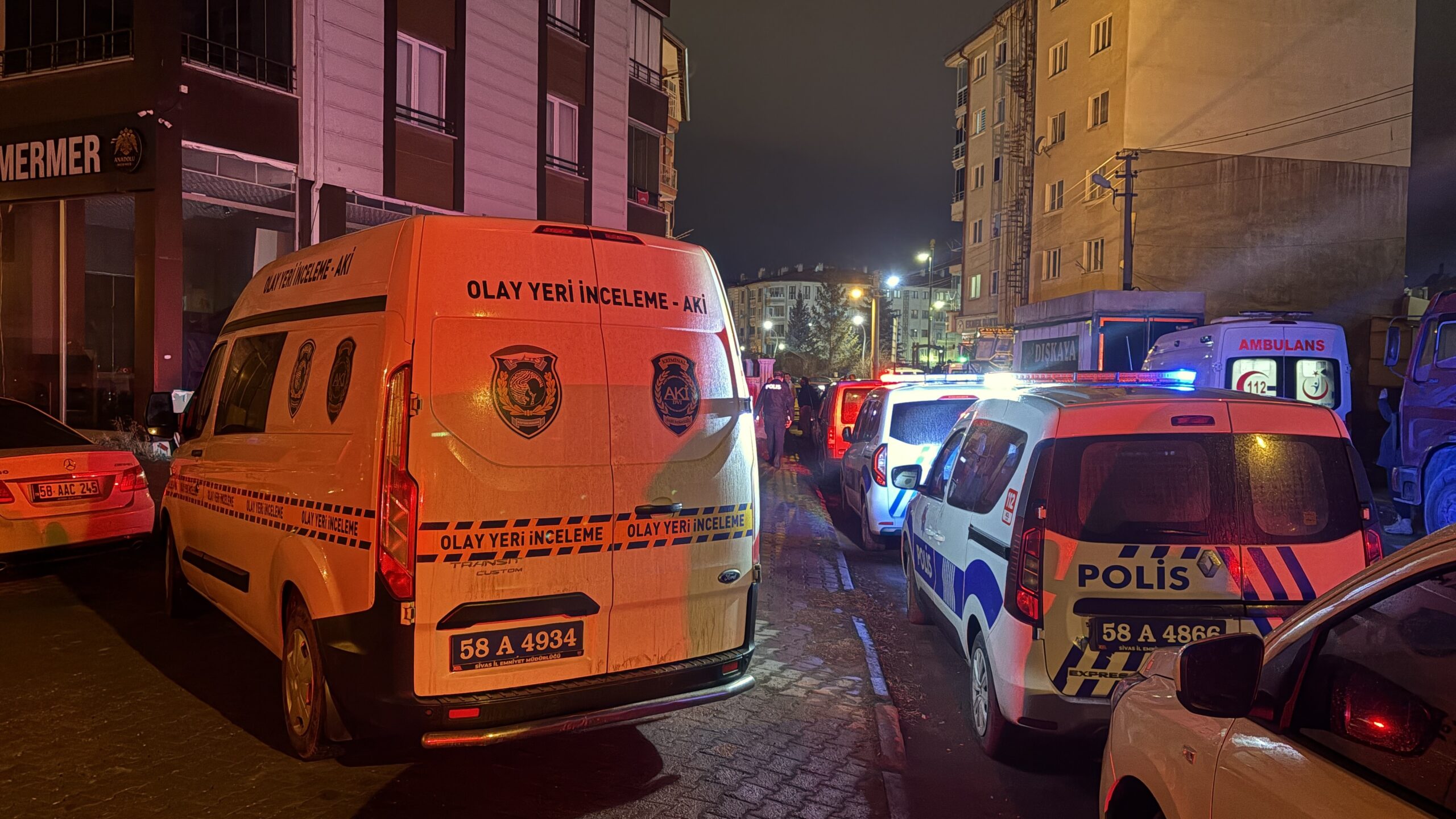 Sivas'ta Aile İçi Tartışma Kanlı Bitti: 15 Yaşındaki Şüpheli Tutuklandı