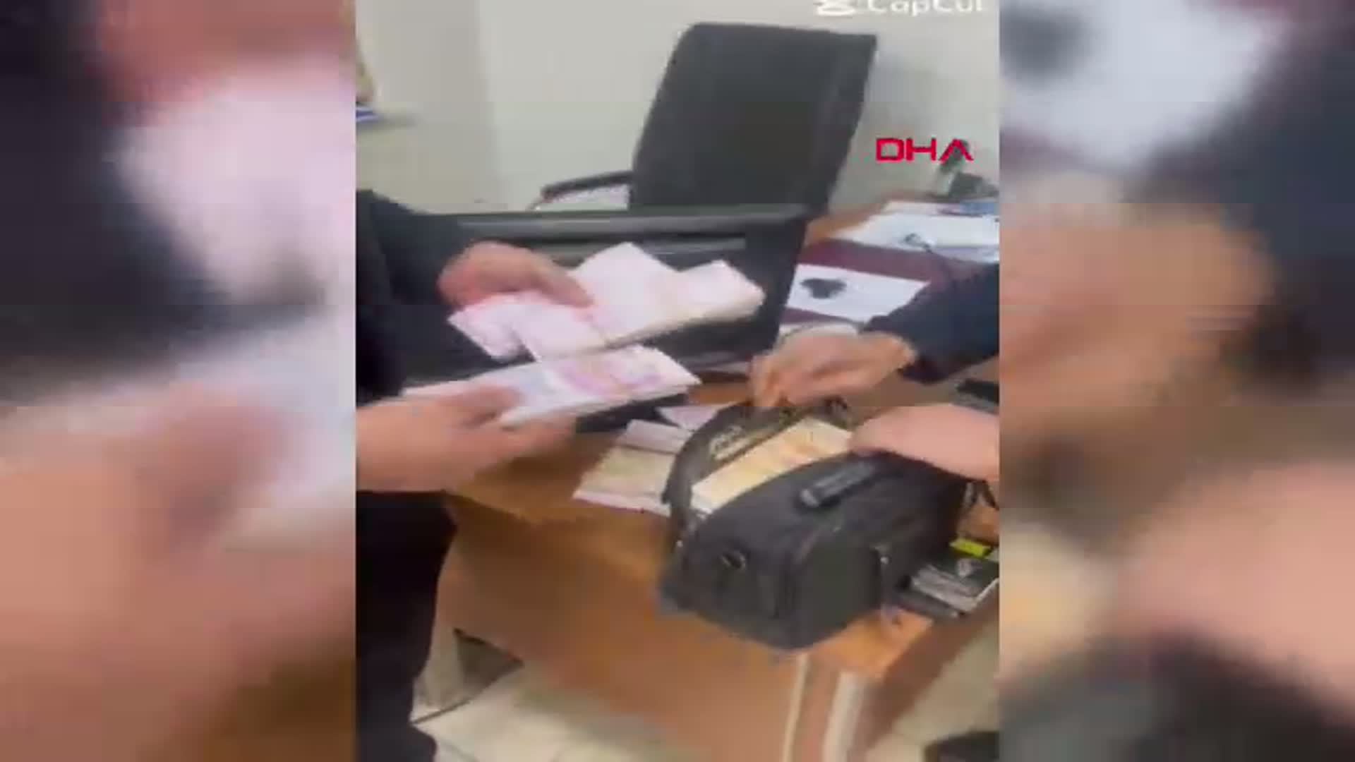 Hatay'da Duyarlı Muhtarlar, Yolda Buldukları 176 Bin Liralık Çantayı Sahibine Ulaştırdı