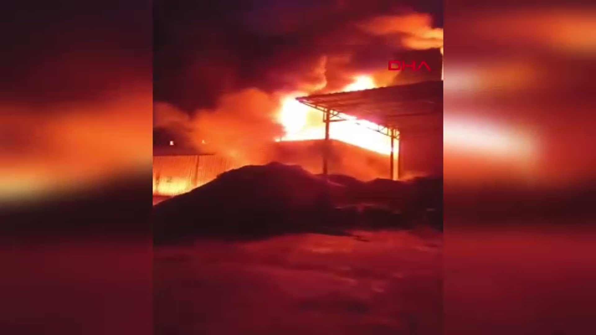 Akyazı'daki Yağ Kazanı Patladı: Yangın Tesisin Kullanımını Durdurdu