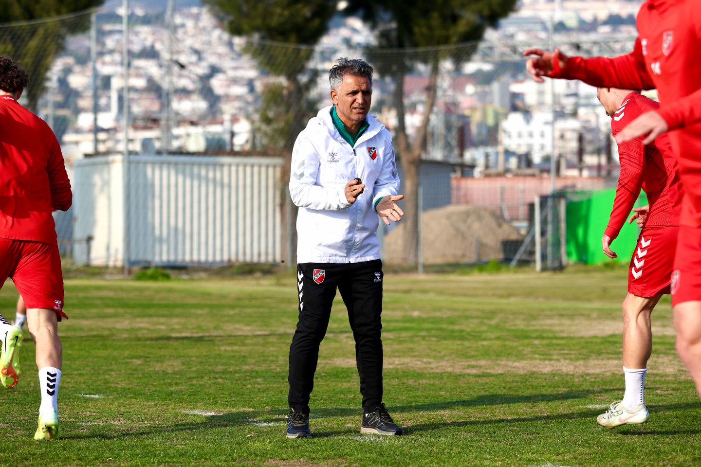 Karşıyaka, Final Haftalarına Kilitlendi