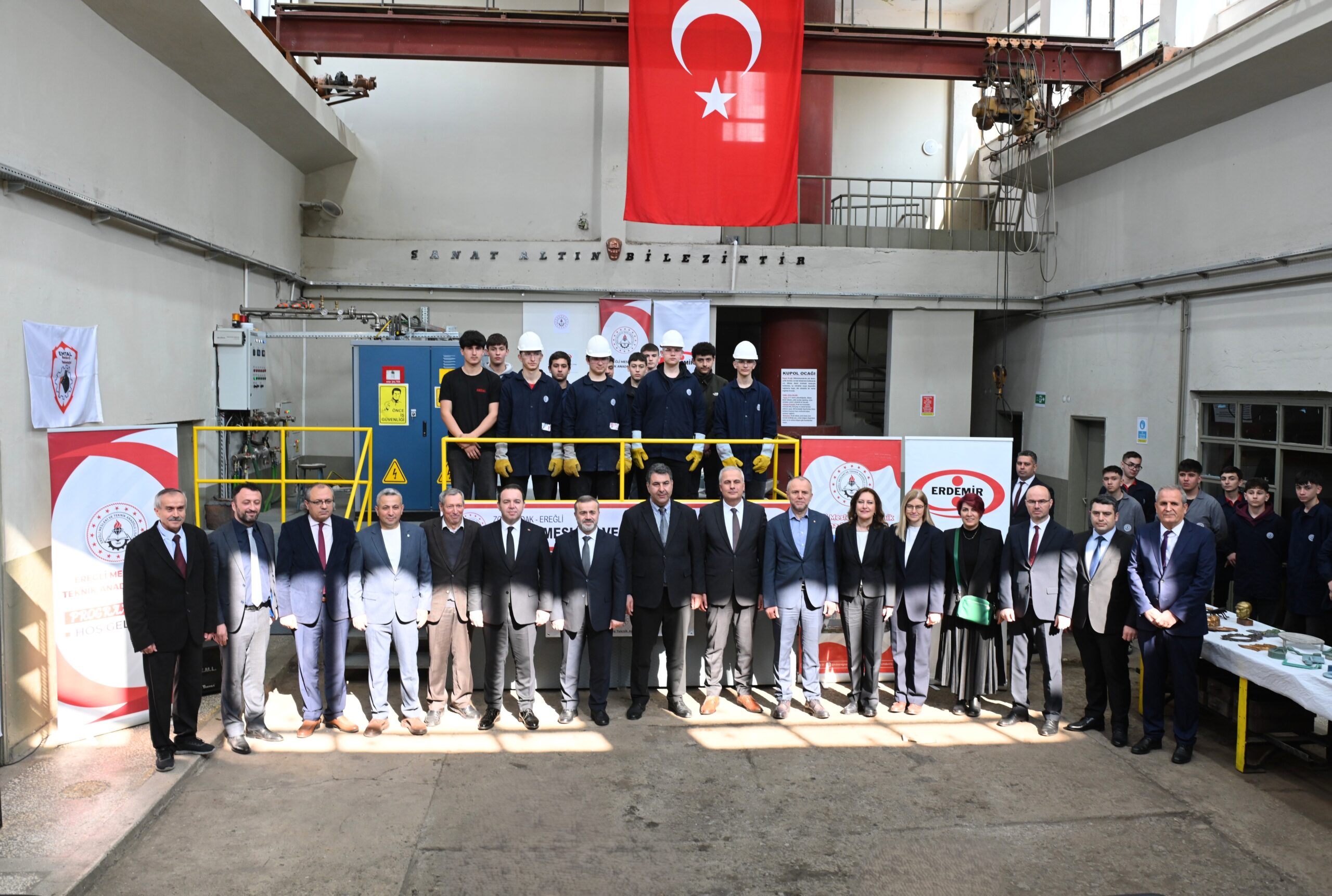 Erdemir'den Öğrencilere Gerçek Üretim Deneyimi Sunan İndüksiyon Fırını