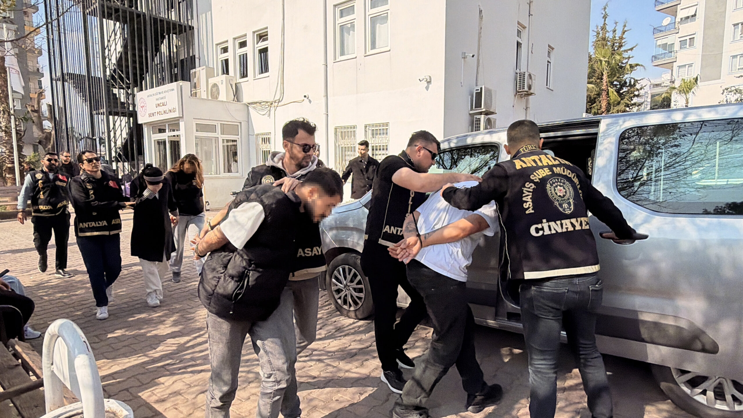 Mersin'de Yakalanan 4 Şüpheli, Antalya'daki Silahlı Saldırının Ardında Duruyor