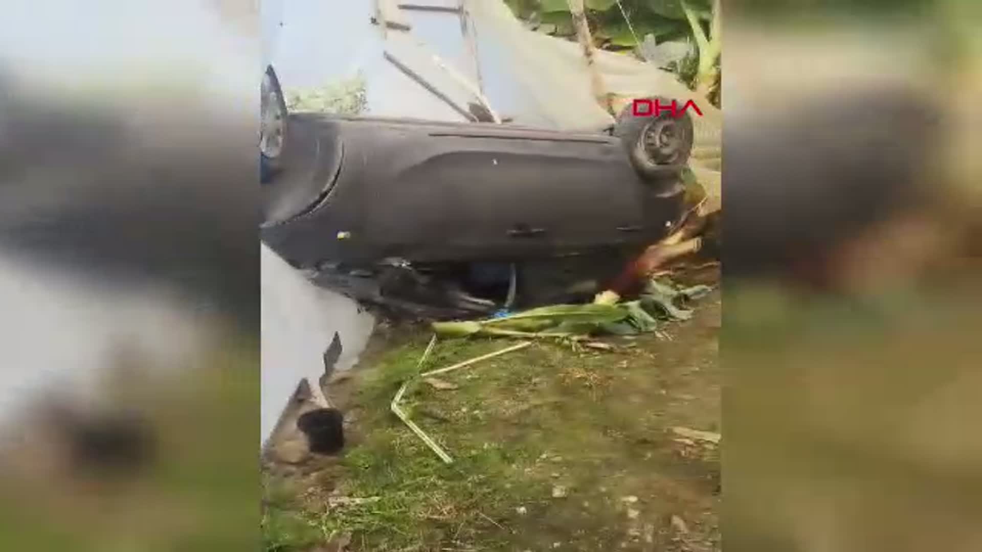 Alanya'da Muz Serasına Uçan Otomobilde Kaza: 1 Ölü, 1 Yaralı