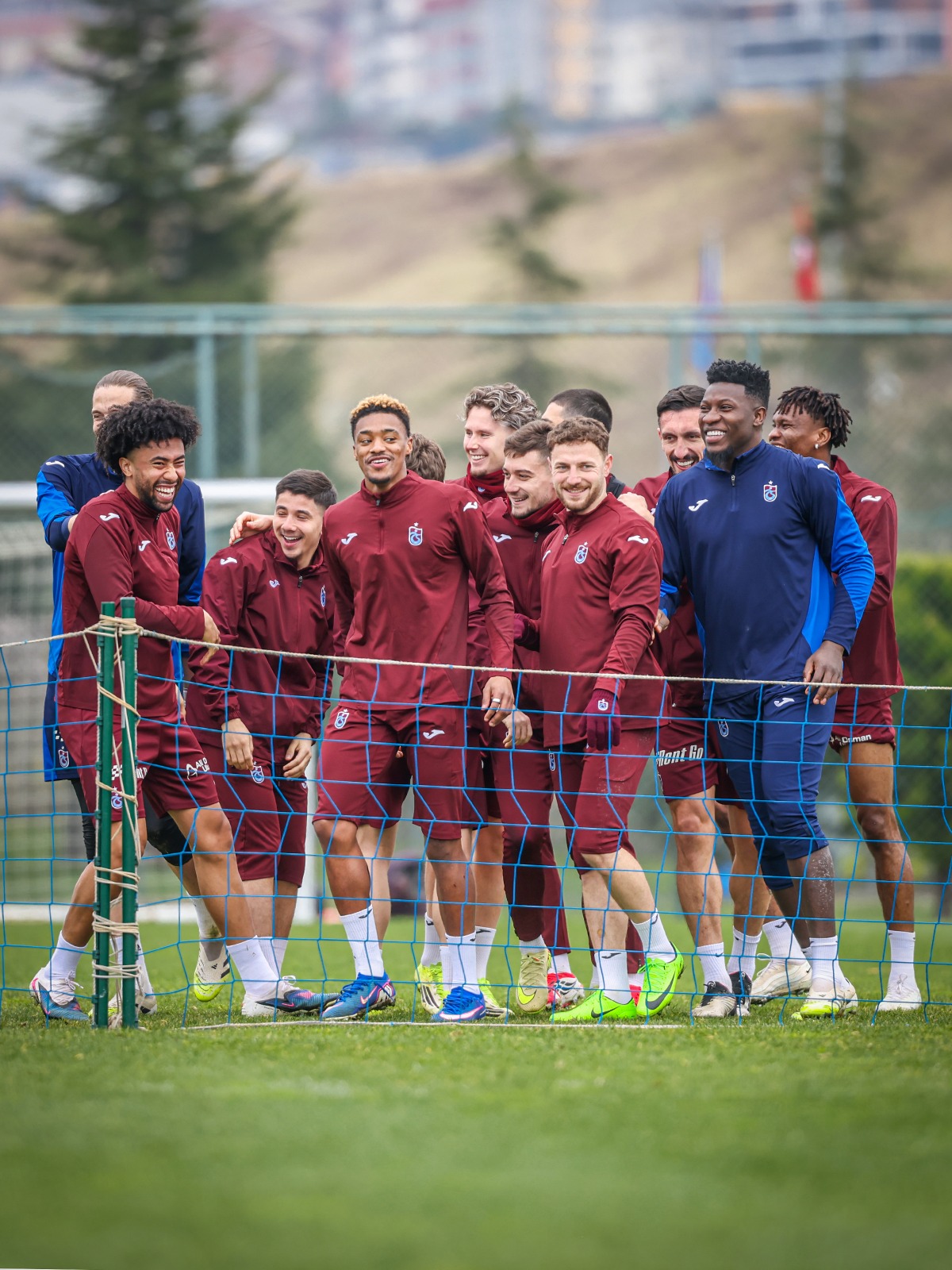 Trabzonspor İstanbul'a Gitti: Eyüpspor Maçının Hazırlıkları Tamamlandı