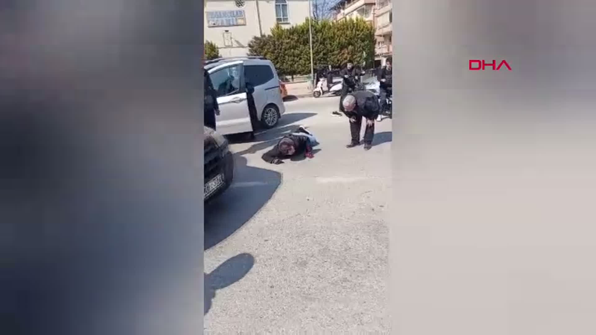 İnegöl'de Motosiklet ve Hafif Ticari Araç Çarpıştı: Sürücü Yaralı