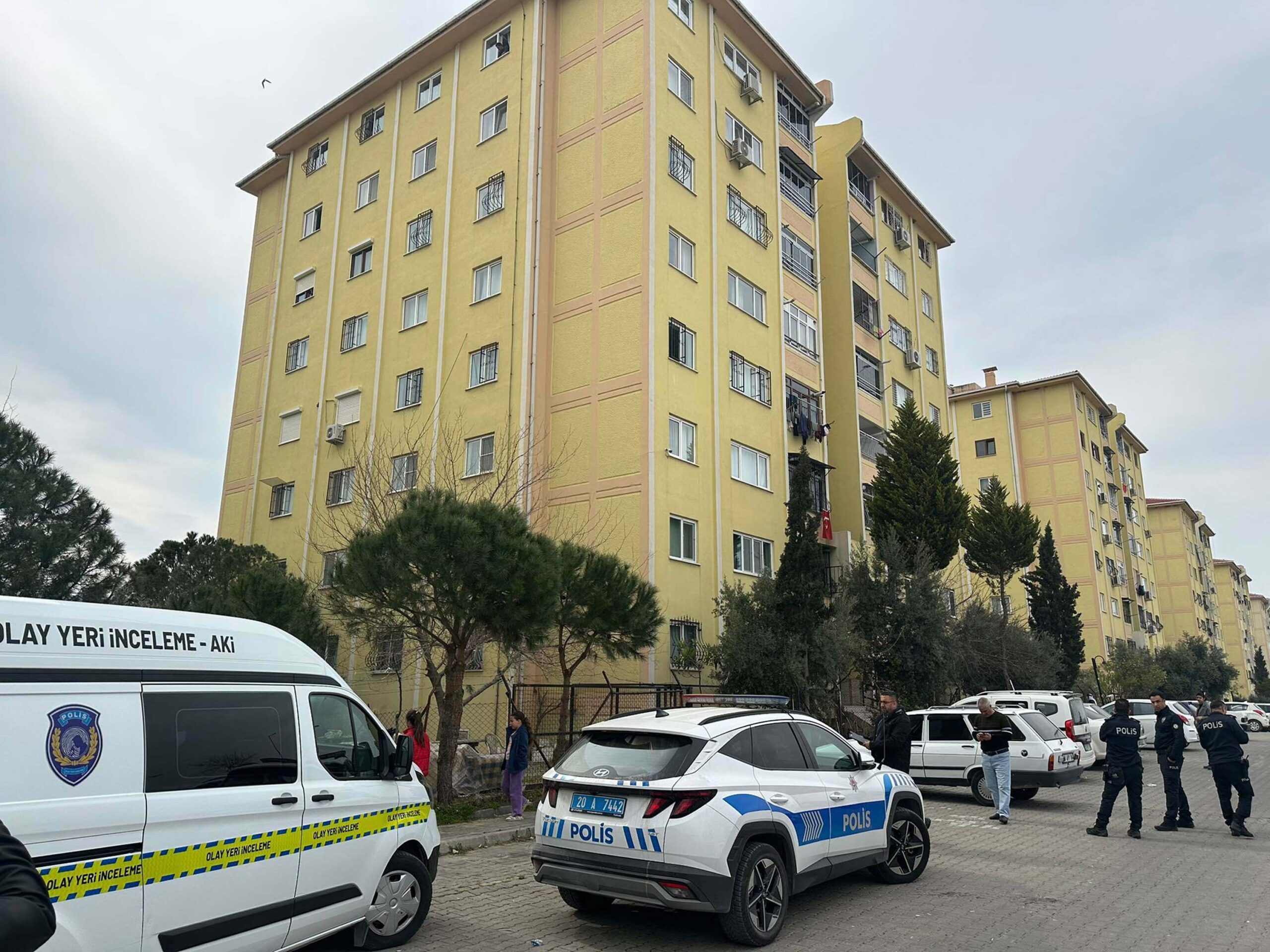 3 Yaşındaki Tuğra, 6. Kattan Düşerek Yaralandı