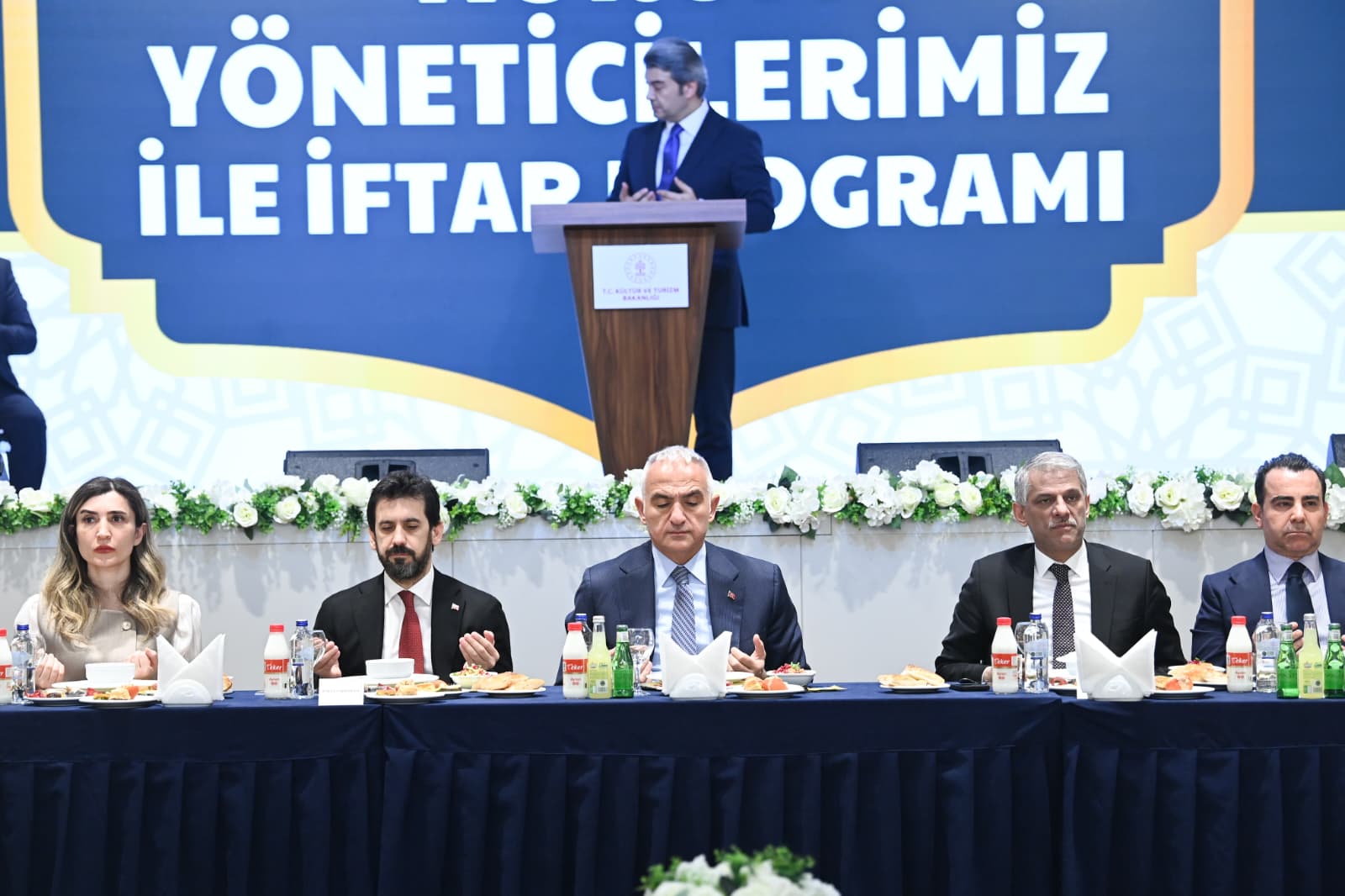 Bakan Ersoy iftar sofrasında yöneticileriyle buluştu