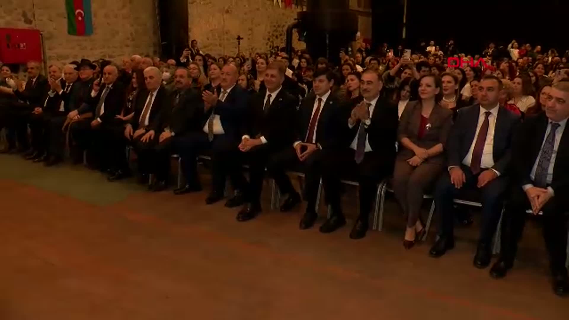 İzmir'de Eğlenceli Nevruz Bayramı Kutlaması
