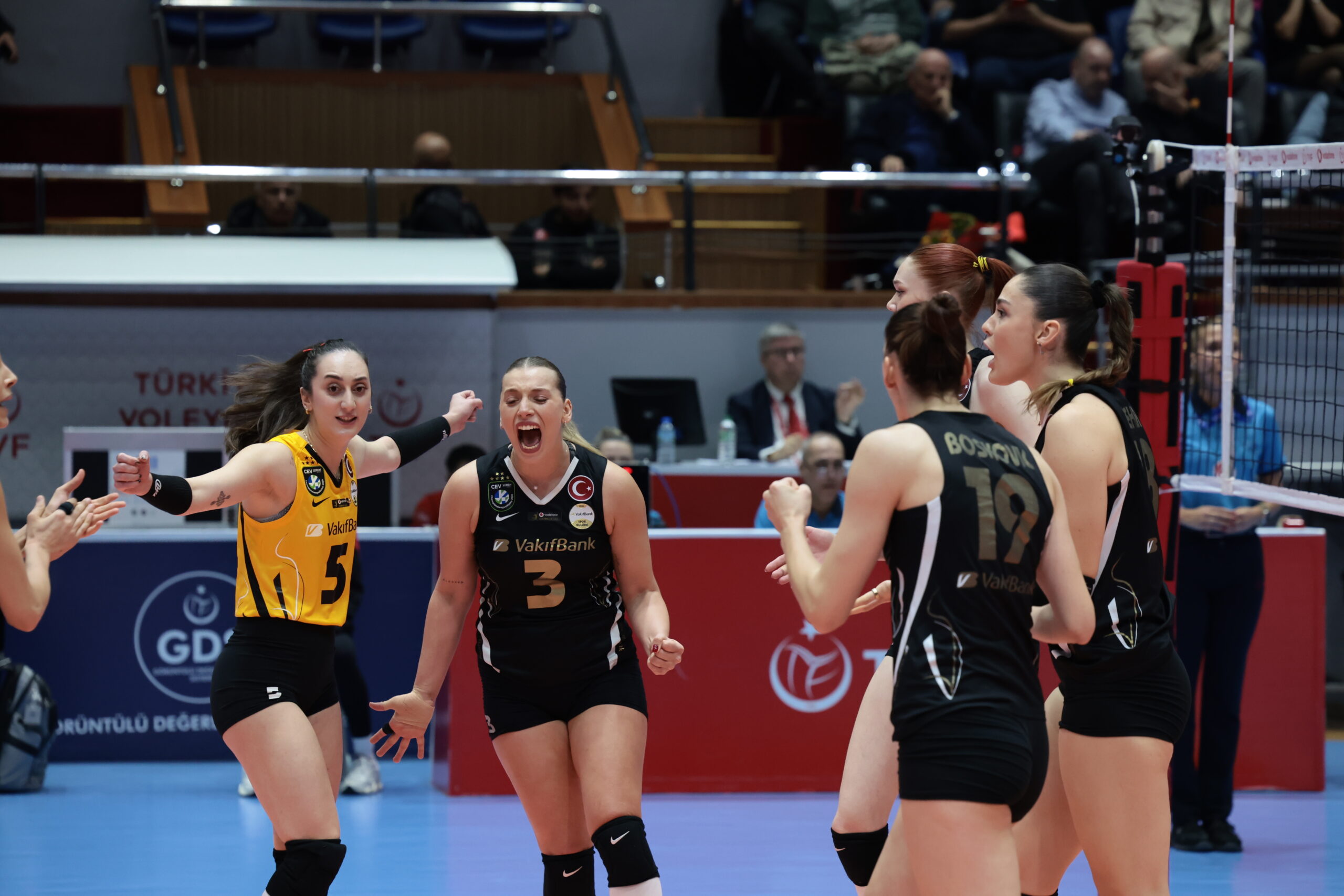 VakıfBank, Final-Four İçin Kolları Sıvadı