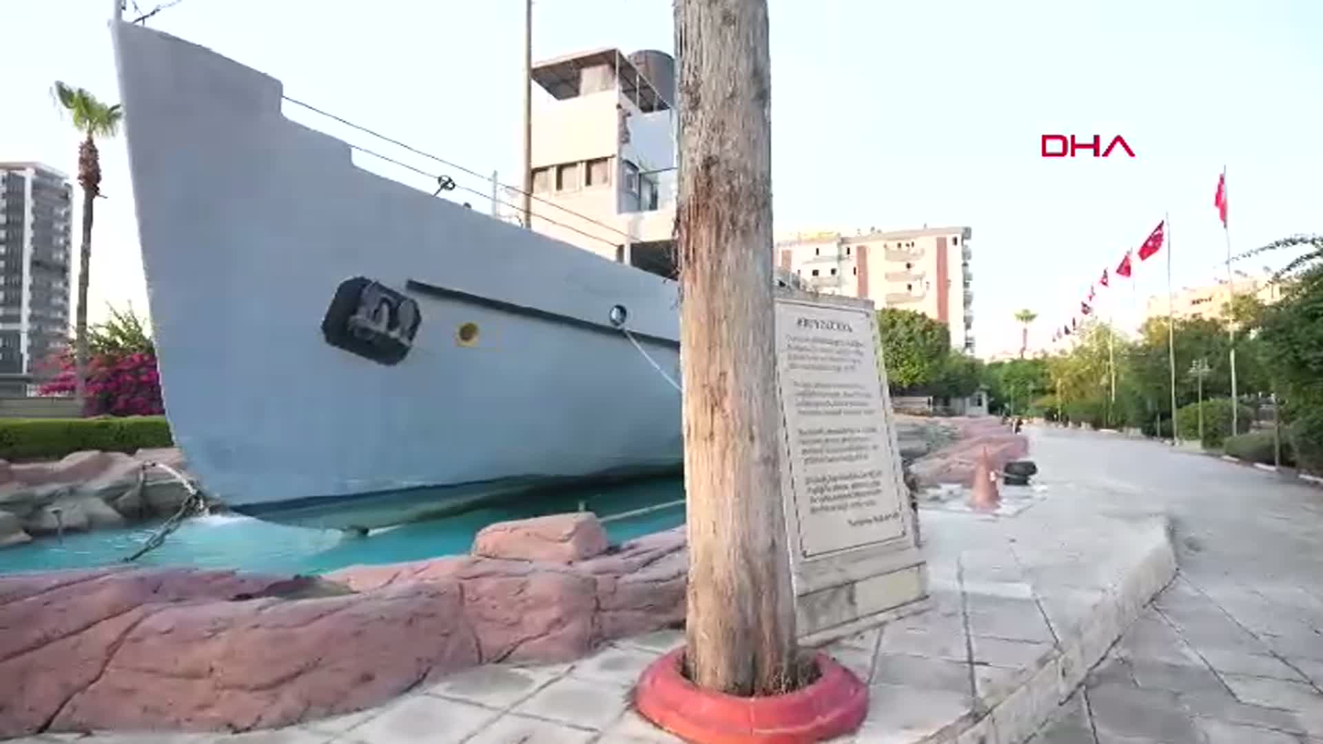 Mersin'deki Nusret Mayın Gemisi, Çanakkale Zaferi için Ziyaretçileri Ağırlıyor