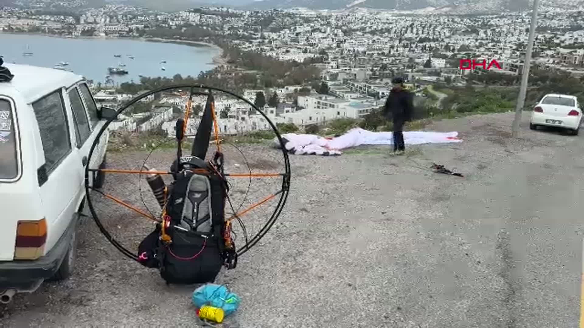 Bodrum'da 18 Mart Anması: Paramotorla Gökyüzünde Türk Bayrağı