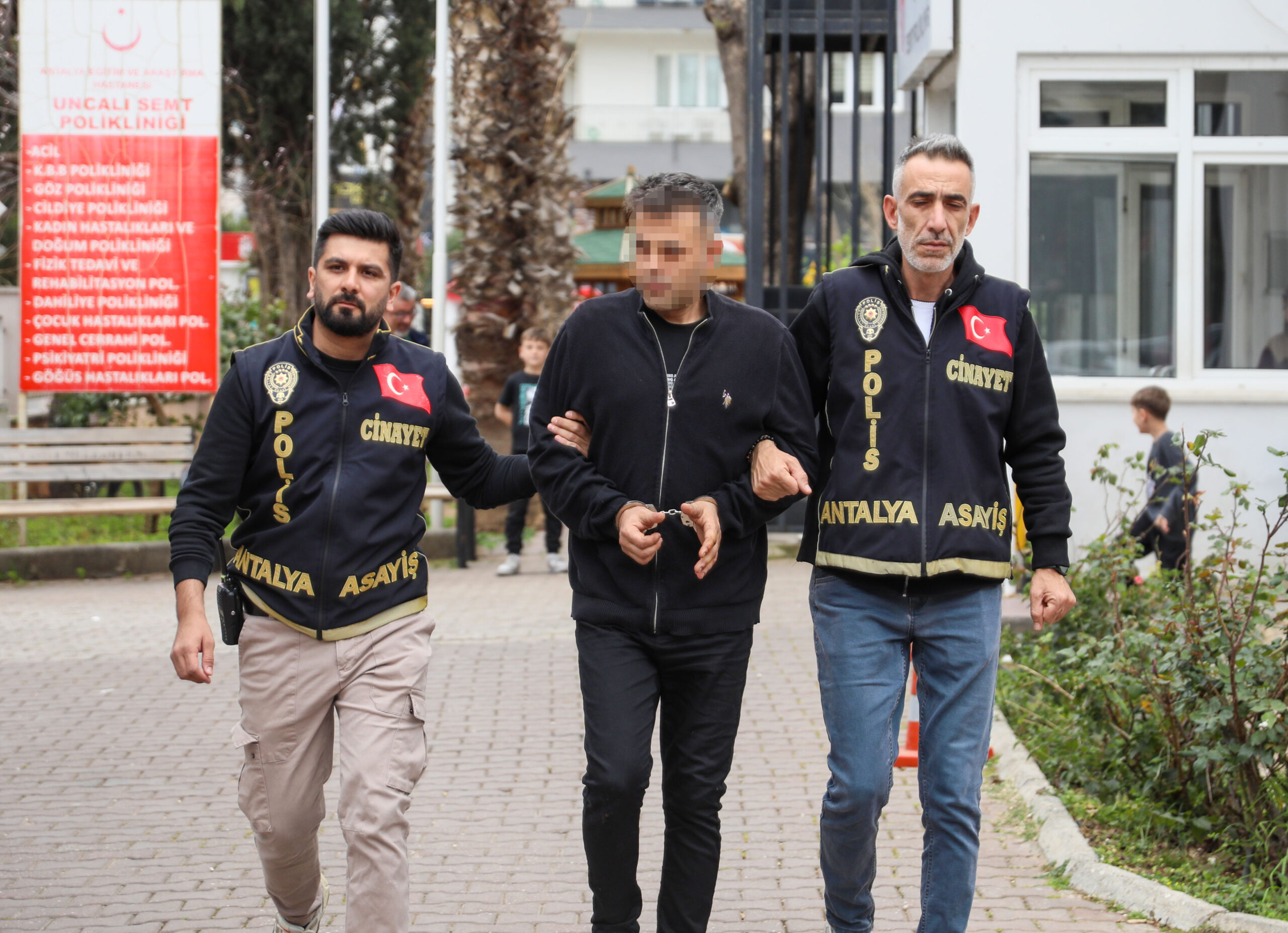 Antalya'daki Park Yeri Kavgasında Market Çalışanı Öldürüldü