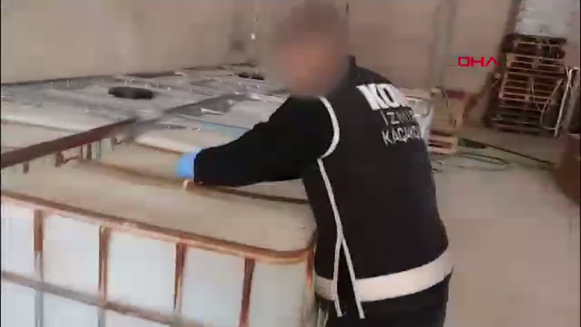 İzmir Merkezli Eş Zamanlı Operasyon: 40,2 Ton Taklit Etil Alkol Ele Geçirildi