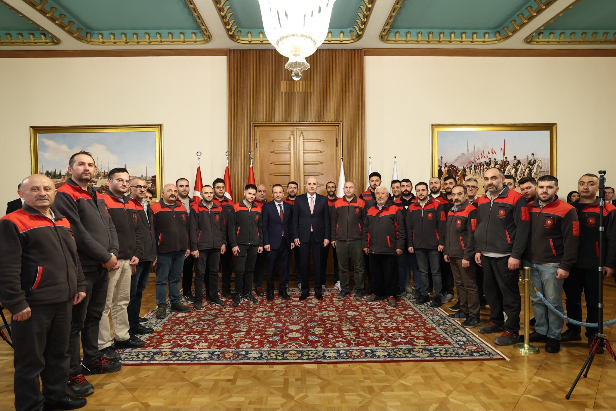 TBMM Başkanı Kurtulmuş, Bayram Coşkusunu Meclis Personeliyle Paylaştı