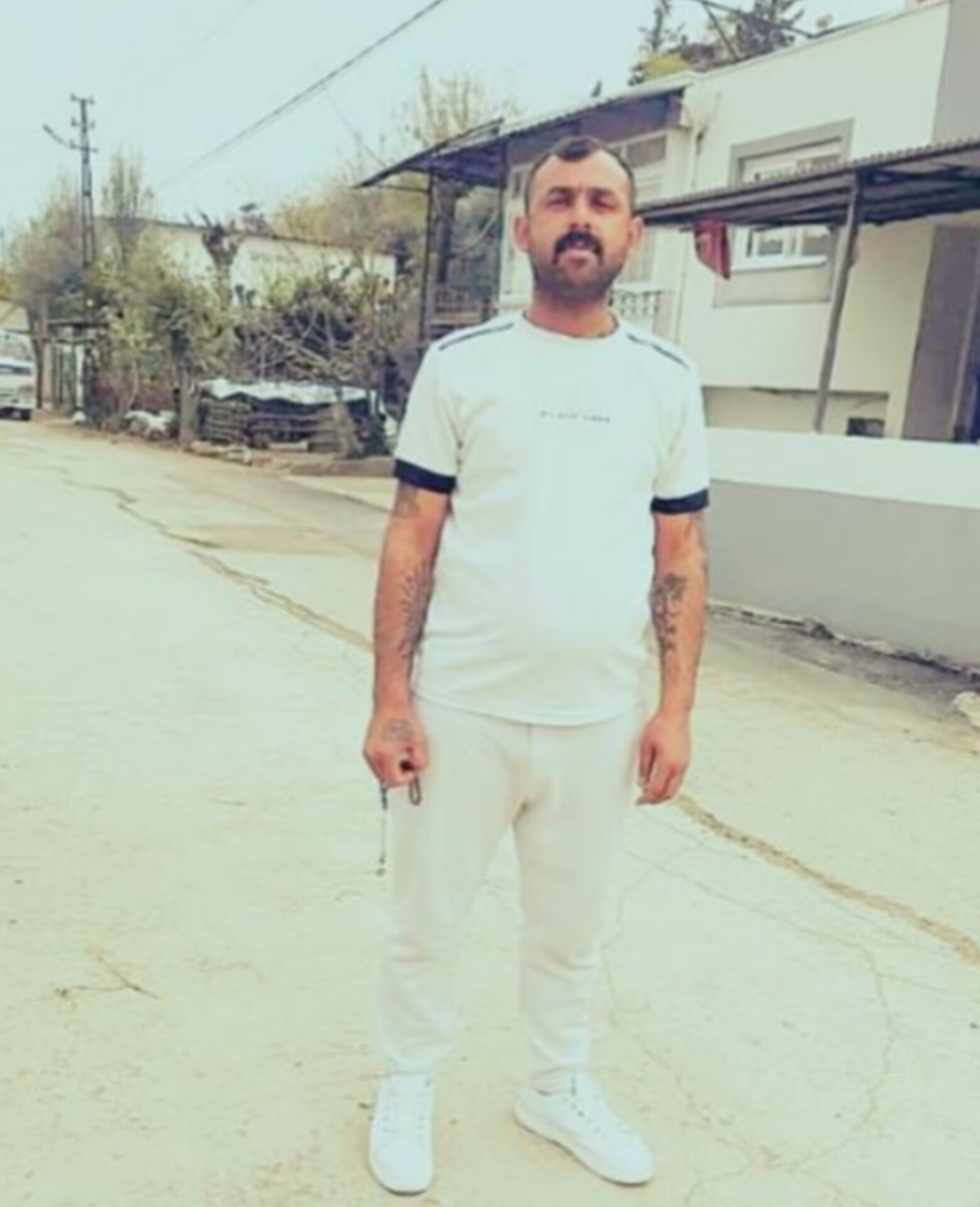 Komşusunun Bıçaklı Saldırısı: Emrah Kösece Hayatını Kaybetti