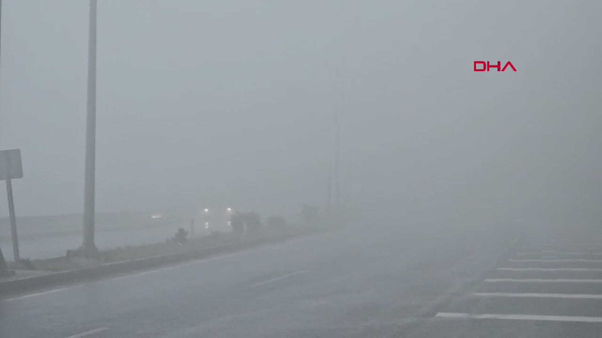 Zonguldak'ta Yoğun Sis Sürücüleri Zorladı