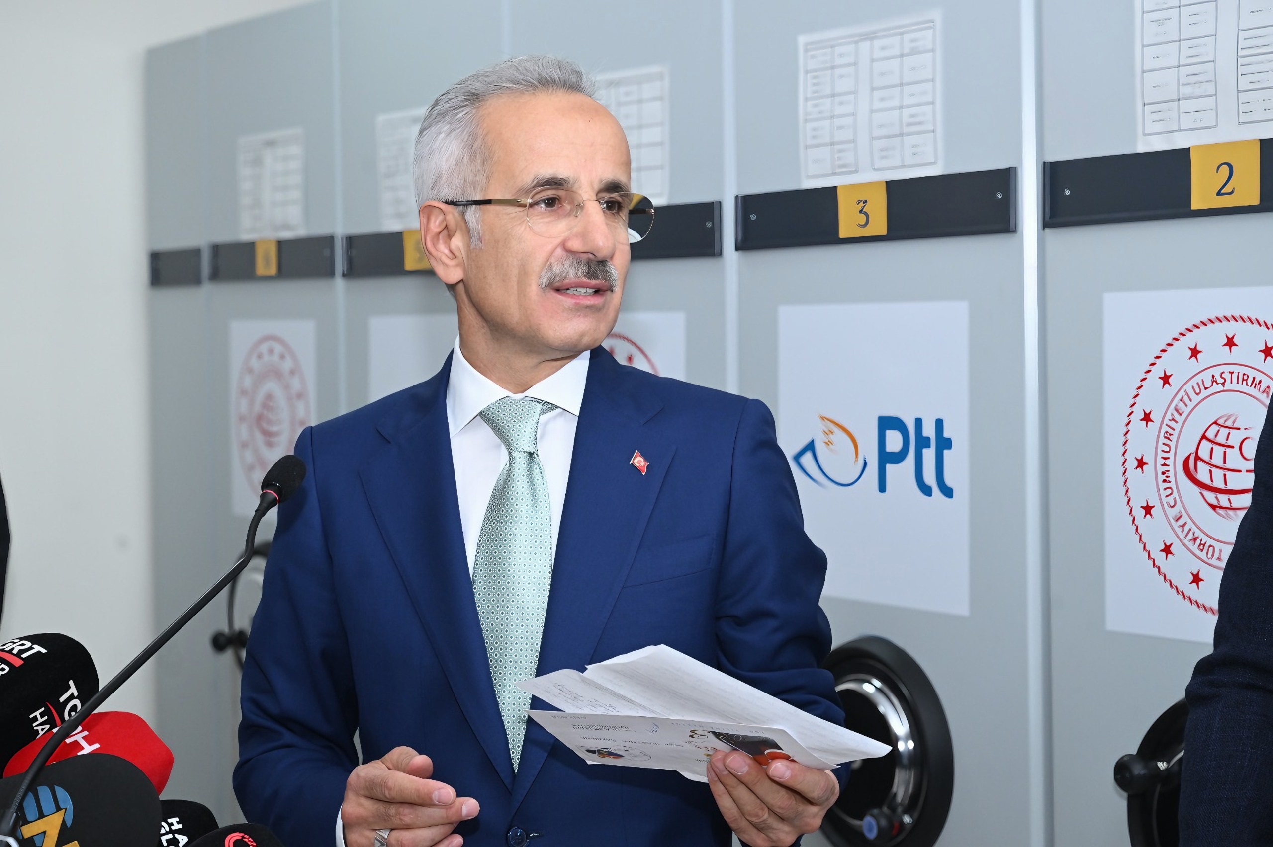 PTT'den Bayram Mesajı: Ücretsiz Tebrik Kartları Vatandaşların Hizmetinde