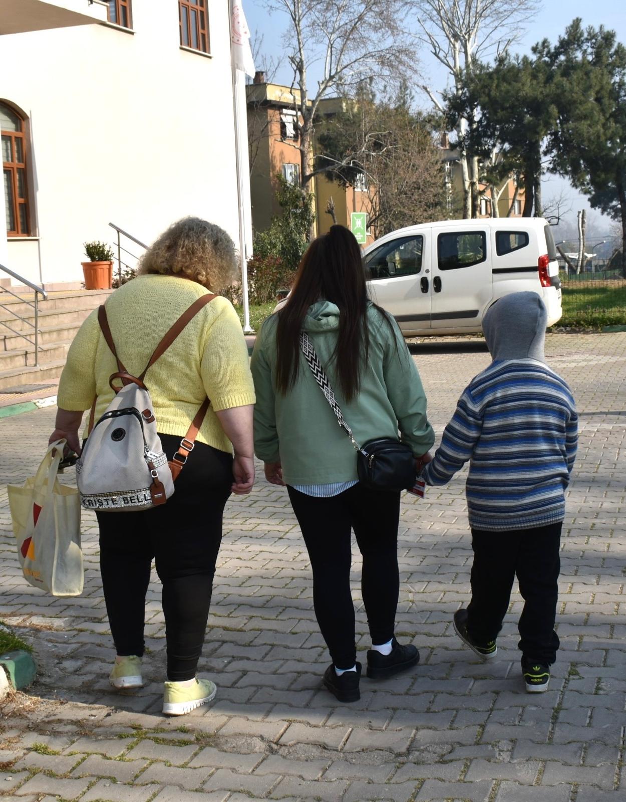 7 Yıl Sonra Anneliği Yeniden Kucaklayan Nazar: 'Rebecca Kötü Değil, İyiymiş'