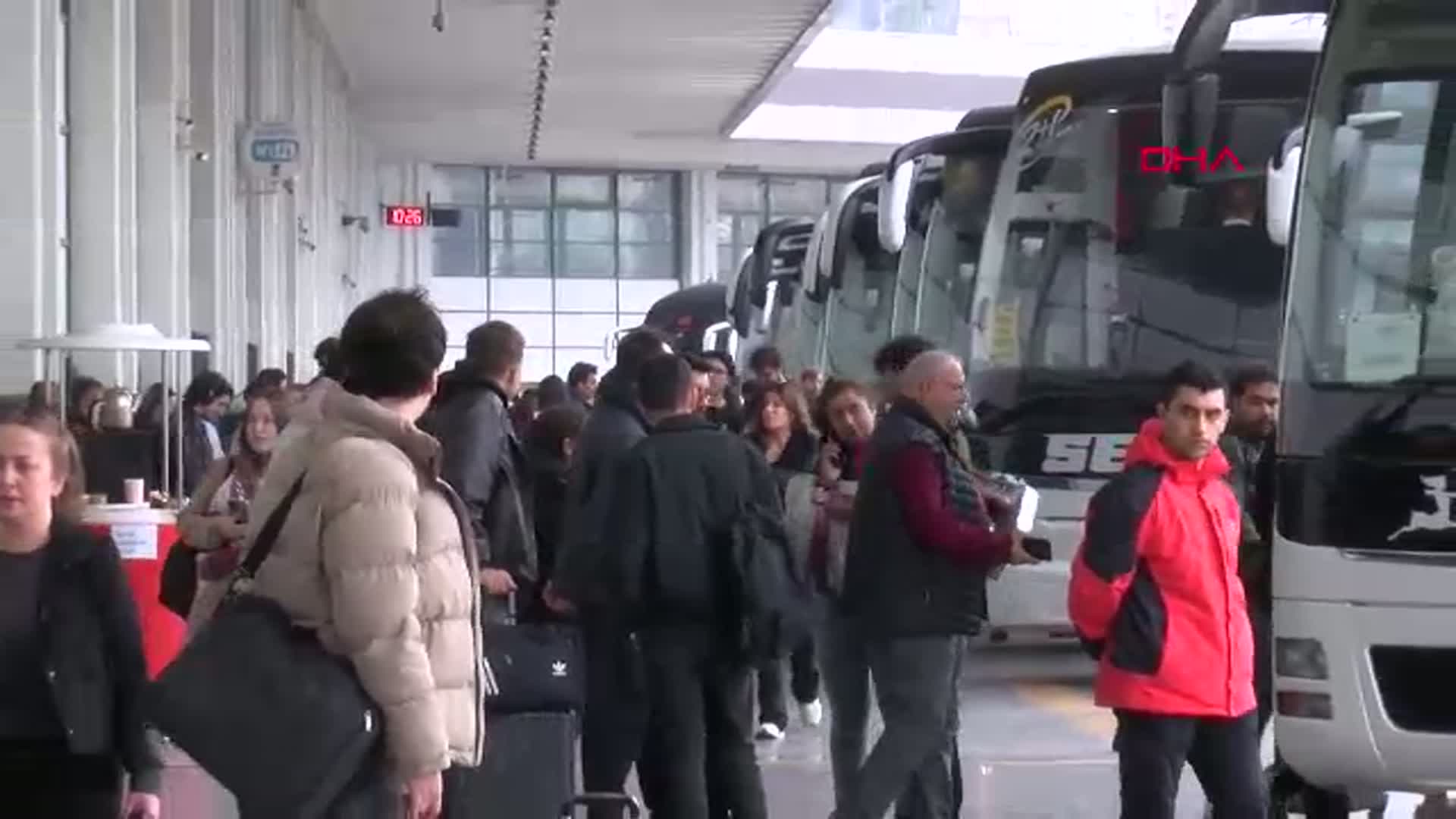 Ankara AŞTİ'de Ramazan Bayramı Yoğunluğu