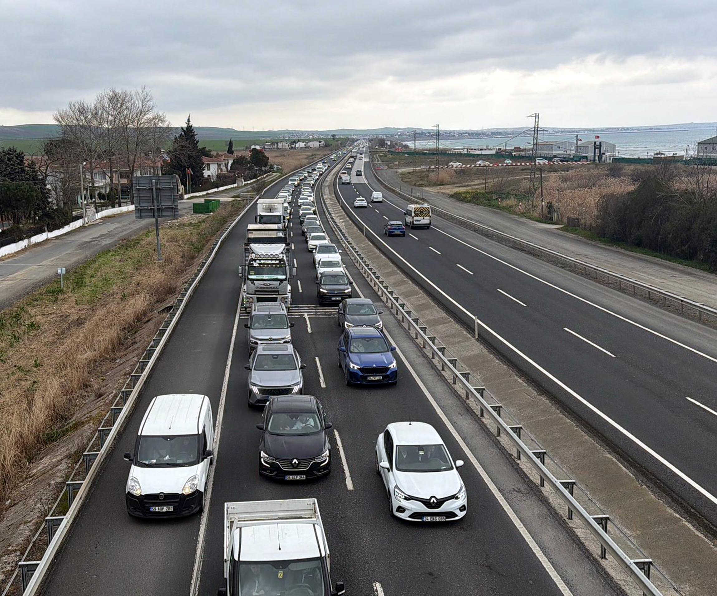 İstanbul-Tekirdağ Kara Yolunda Ramazan Bayramı Yoğunluğu