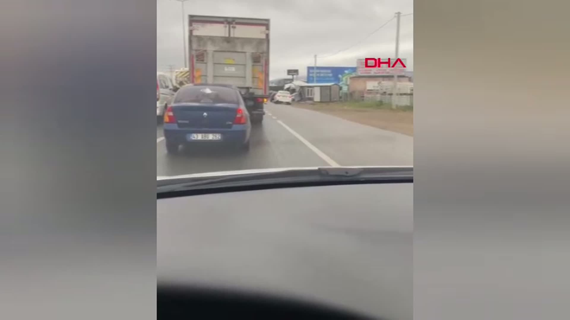 Bursa'da Feci Kaza: İki Otomobil Çarpıştı