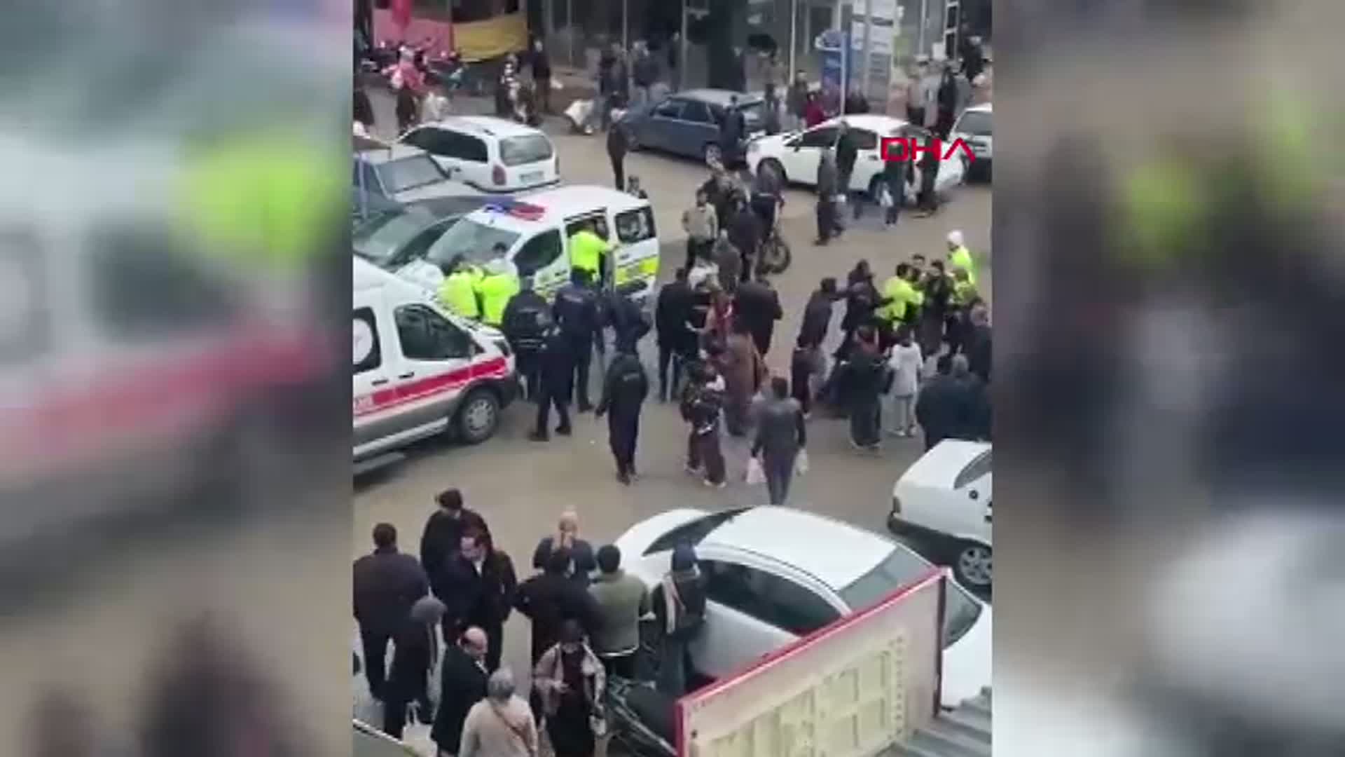 Burdur'da Pazar Yerinde Bıçaklı Kavga: İki Yaralı