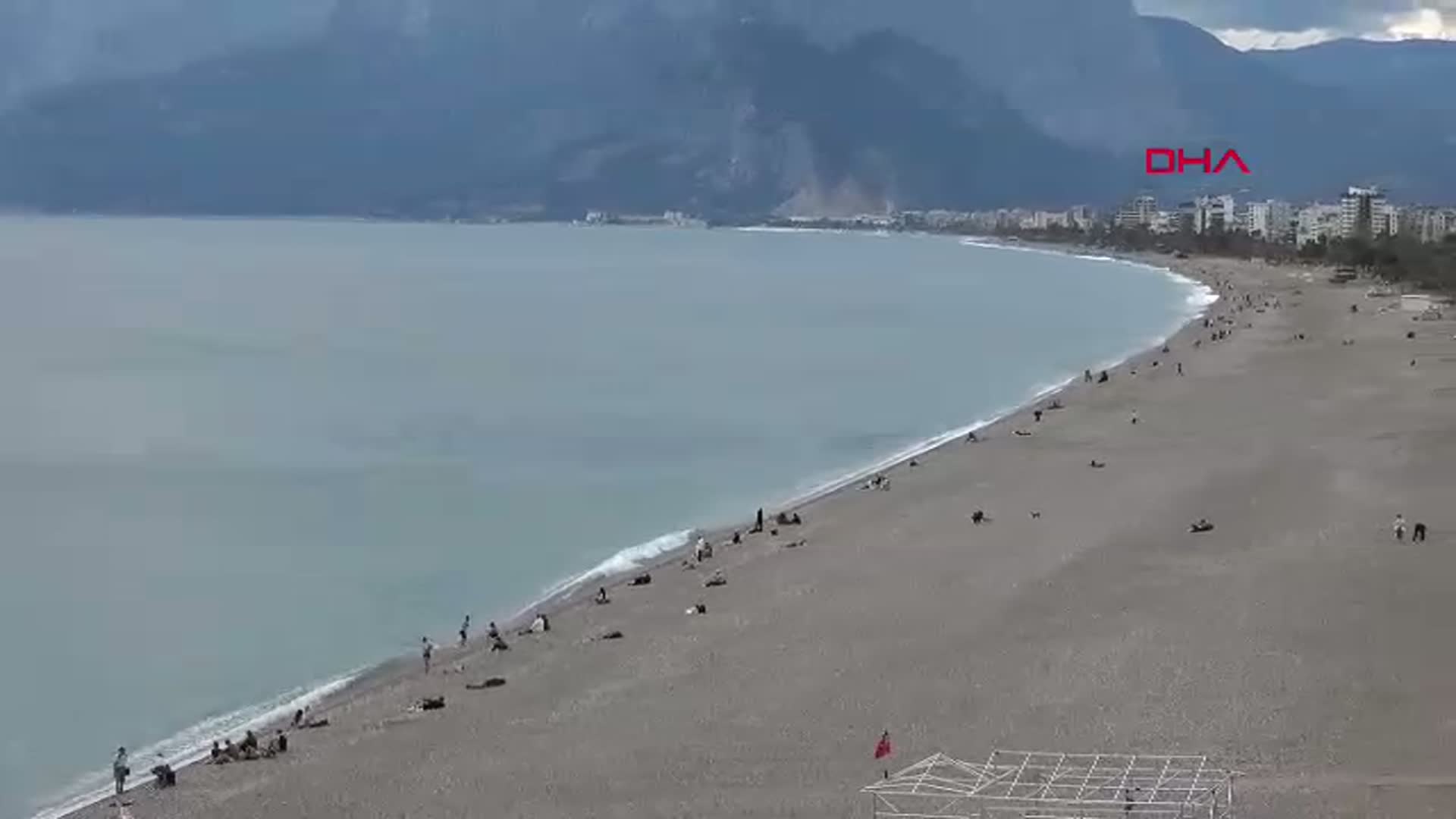 Antalya'da Bayram Öncesi Sahilde Eğlence Zamanı
