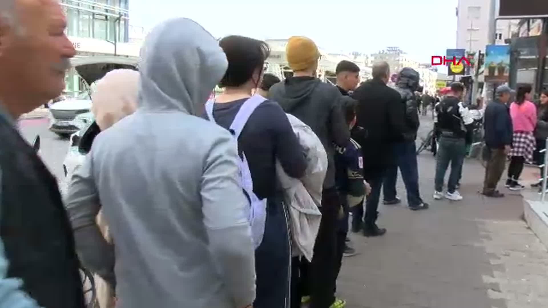 Antalya'da Aile İşletmesinden İhtiyaç Sahiplerine Sıcak Yemek Desteği
