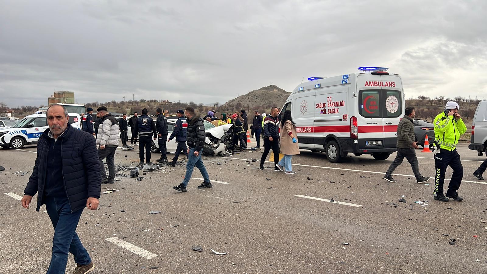 Nevşehir'deki Zincirleme Kazada Baba ve Oğlu Hayatını Kaybetti, 7 Yaralı